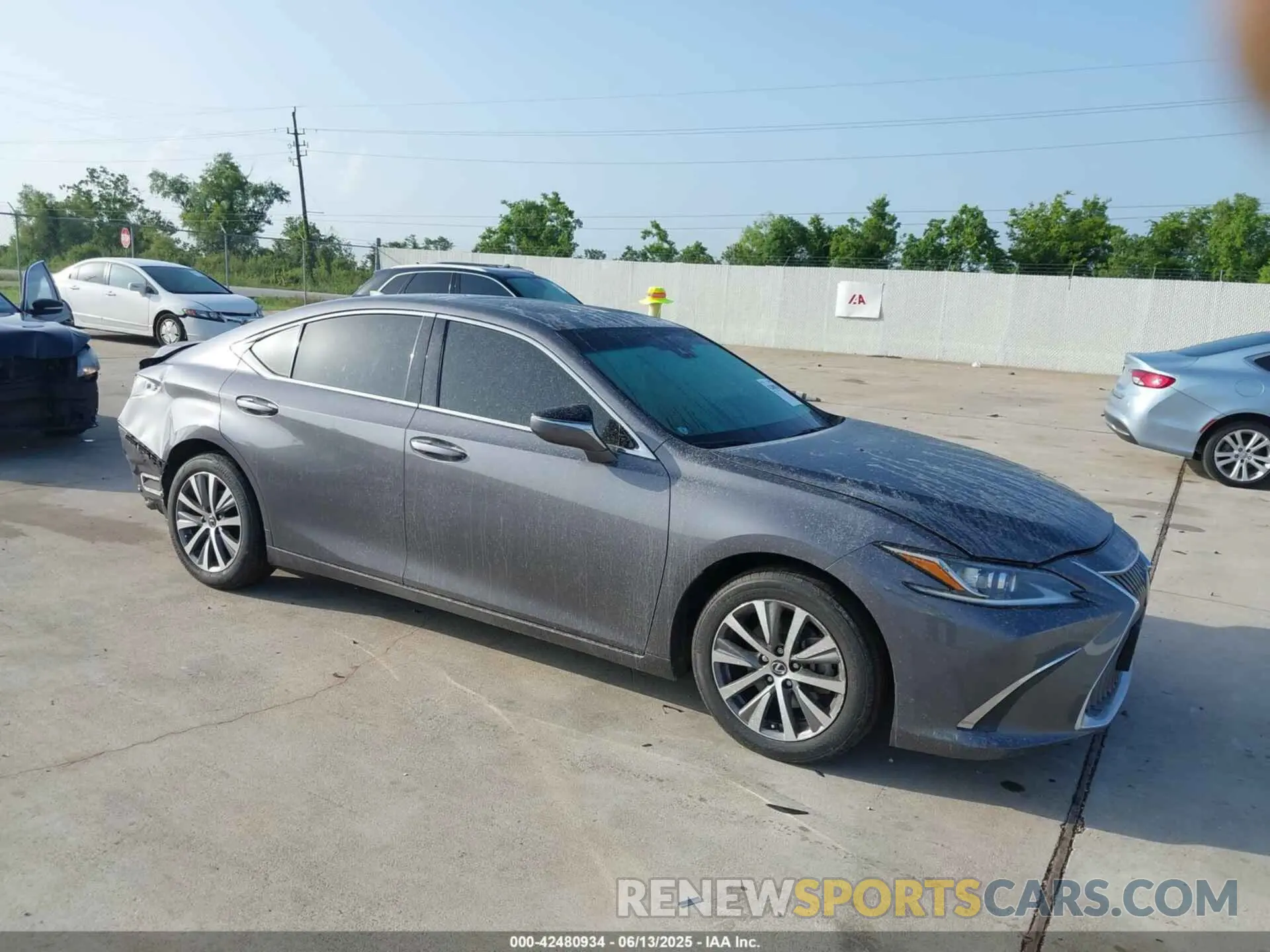 1 Фотография поврежденного автомобиля 58ACZ1B13LU079910 LEXUS ES 350 2020