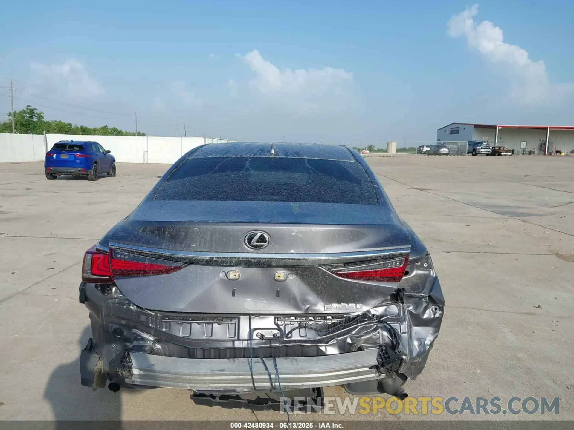 16 Фотография поврежденного автомобиля 58ACZ1B13LU079910 LEXUS ES 350 2020