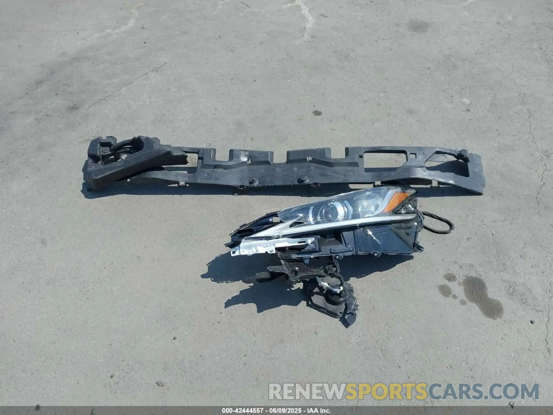 12 Photograph of a damaged car 58ACZ1B17LU073981 LEXUS ES 350 2020