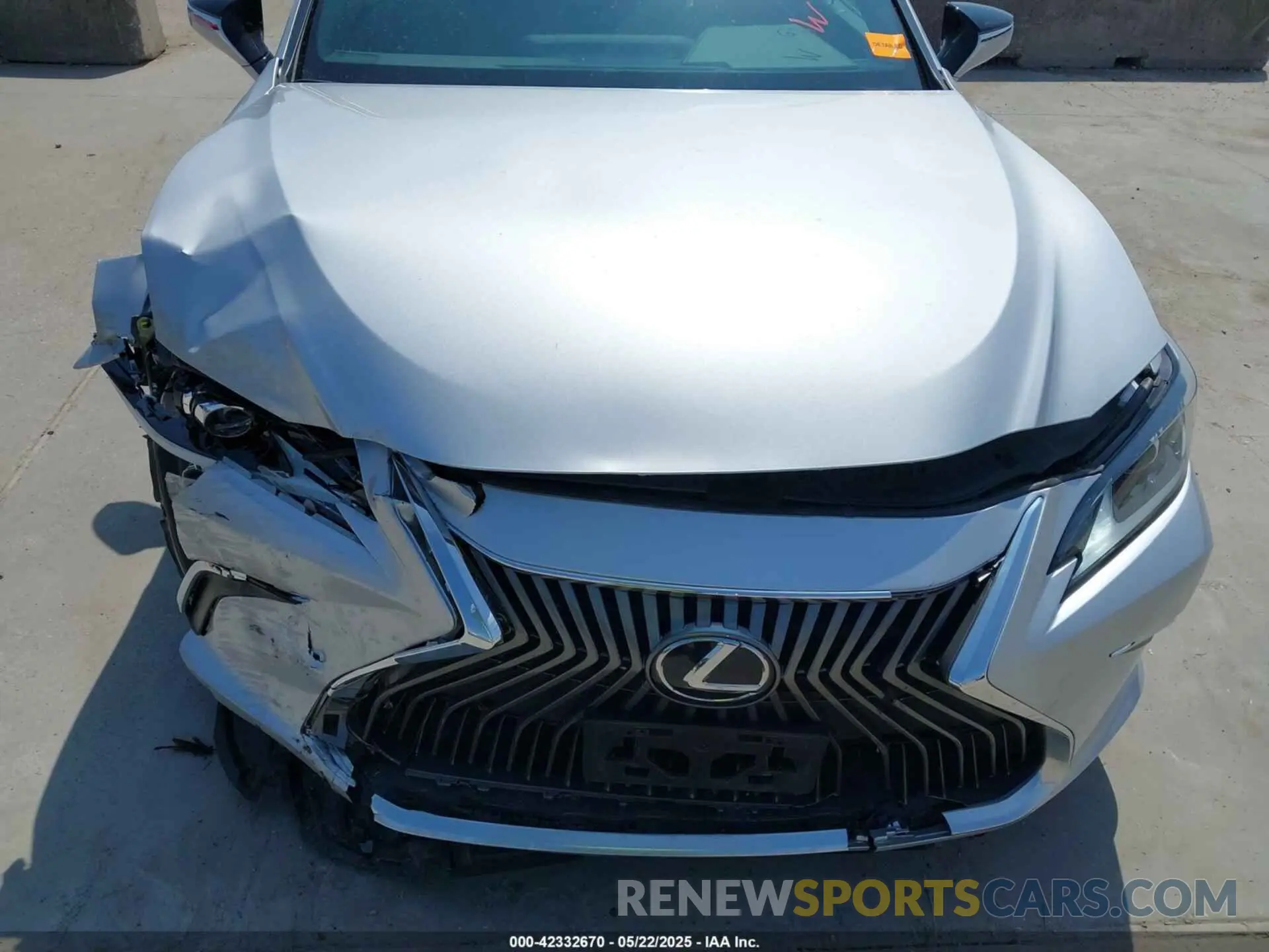 6 Photograph of a damaged car 58ACZ1B1XLU082075 LEXUS ES 350 2020