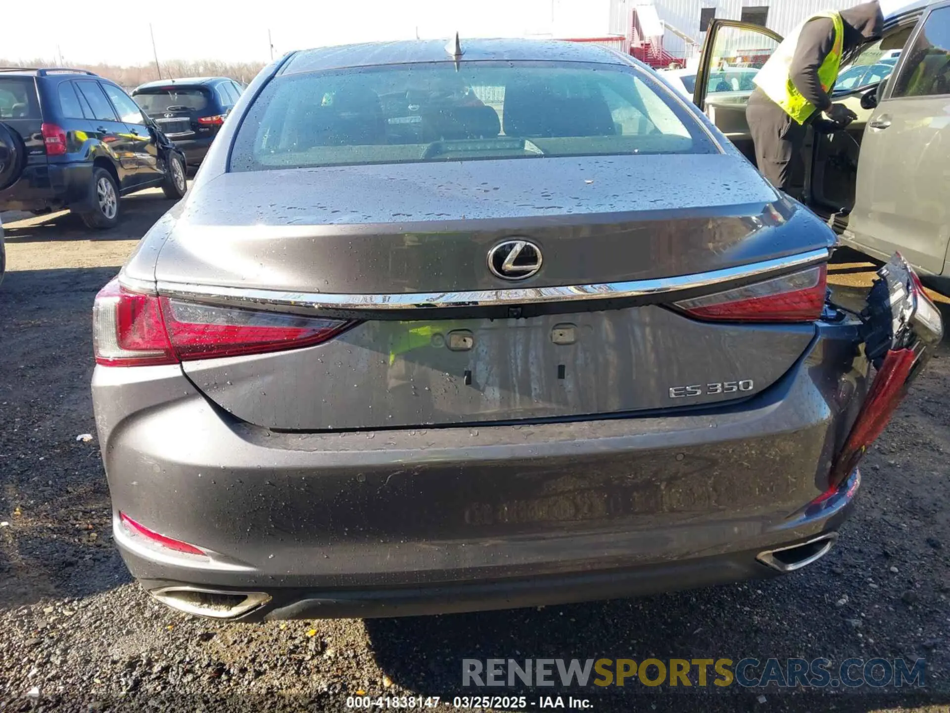 16 Photograph of a damaged car 58ADZ1B11LU058221 LEXUS ES 350 2020