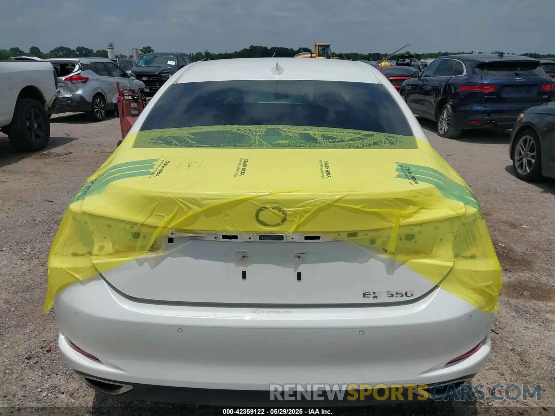 17 Фотография поврежденного автомобиля 58ADZ1B11LU063578 LEXUS ES 350 2020