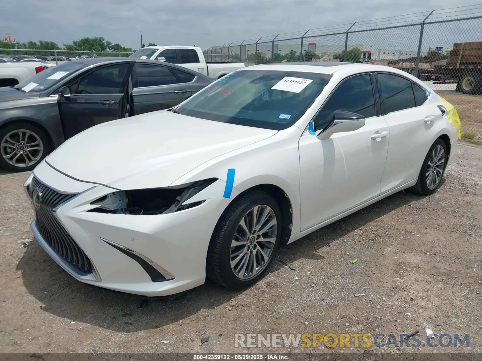 2 Фотография поврежденного автомобиля 58ADZ1B11LU063578 LEXUS ES 350 2020