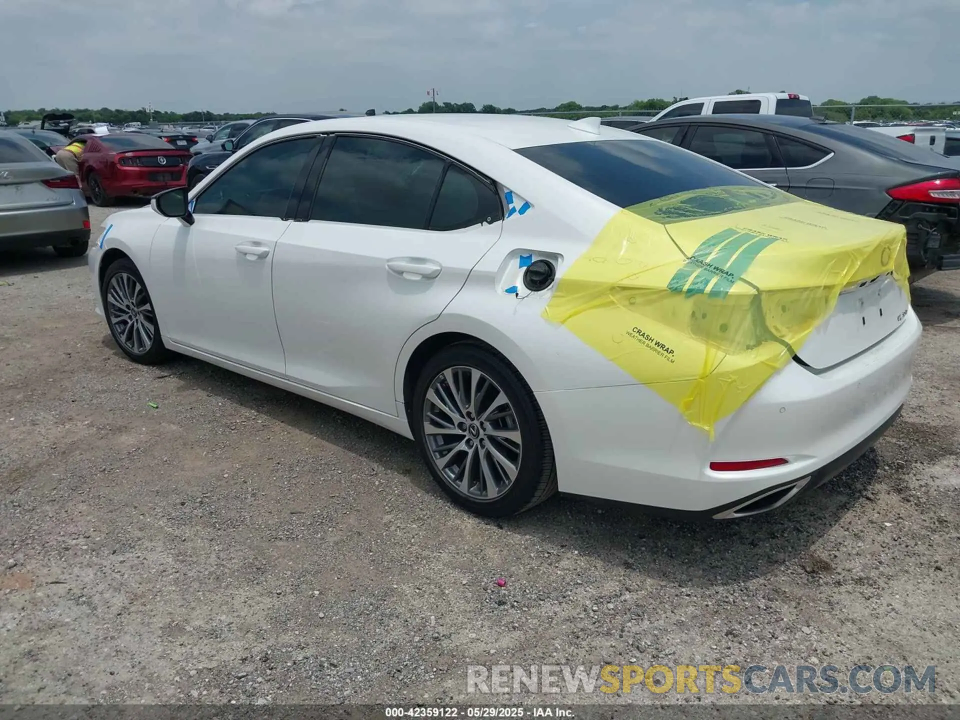 3 Фотография поврежденного автомобиля 58ADZ1B11LU063578 LEXUS ES 350 2020