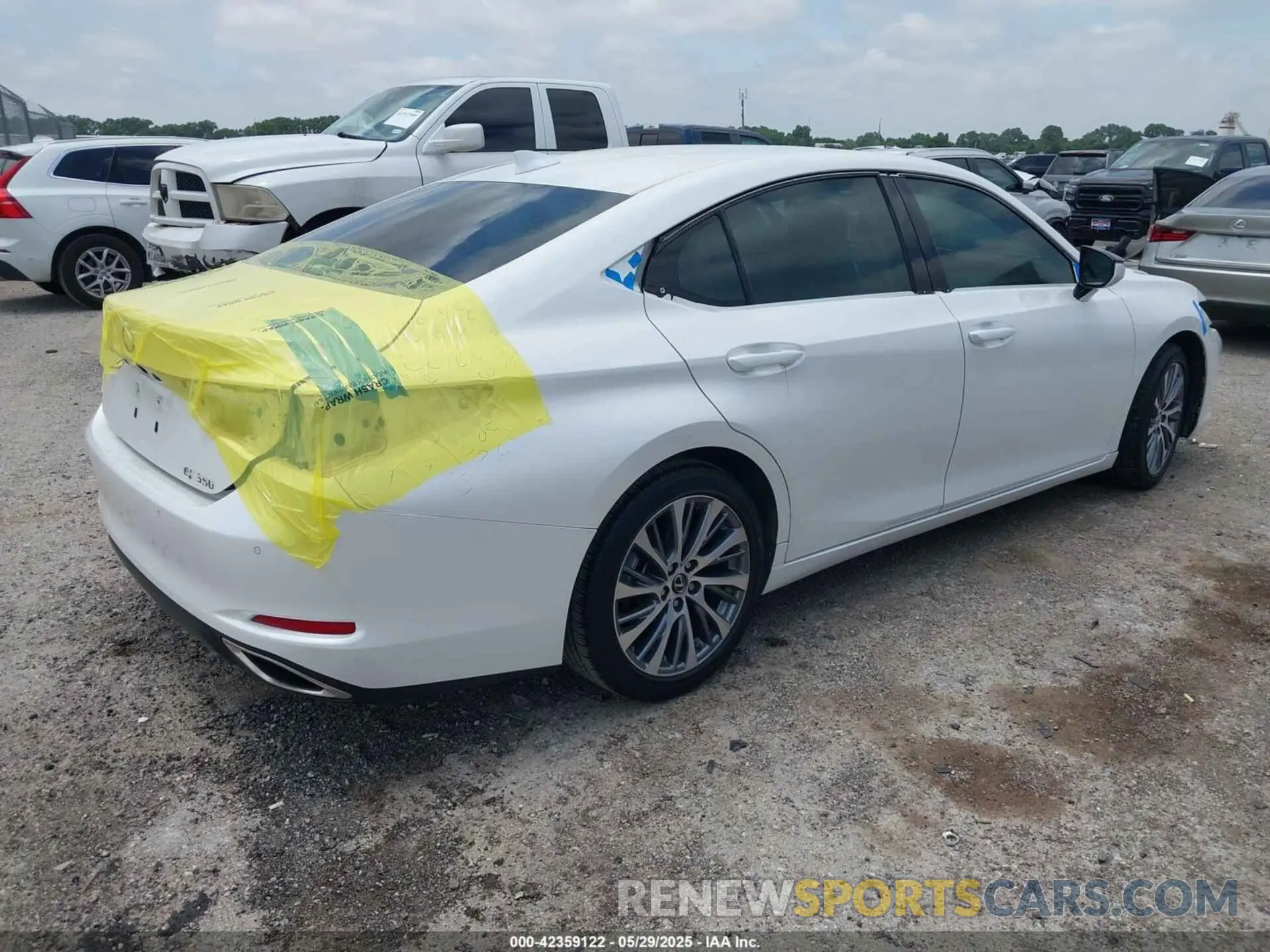 4 Фотография поврежденного автомобиля 58ADZ1B11LU063578 LEXUS ES 350 2020