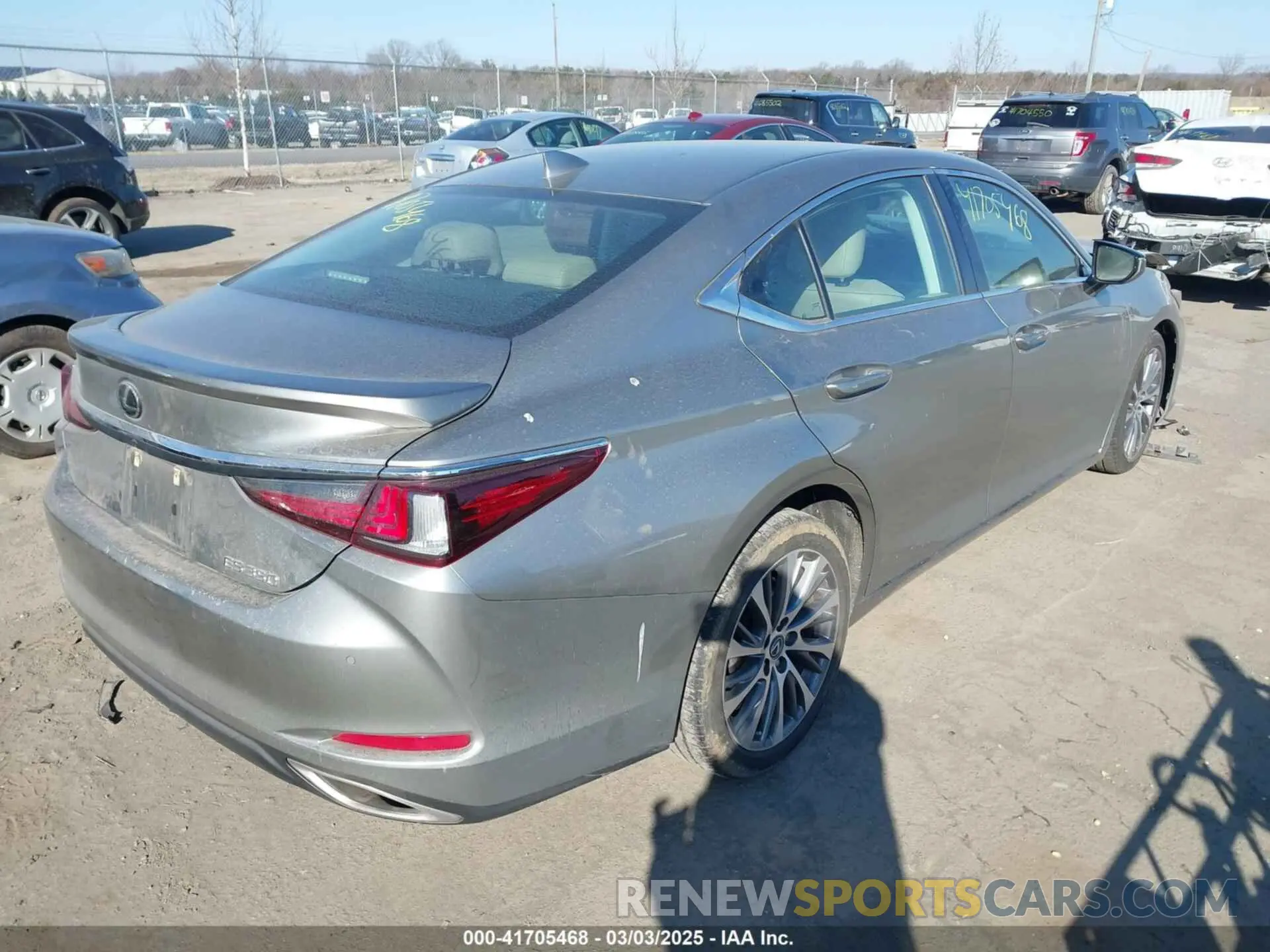 4 Фотография поврежденного автомобиля 58ADZ1B11LU069221 LEXUS ES 350 2020