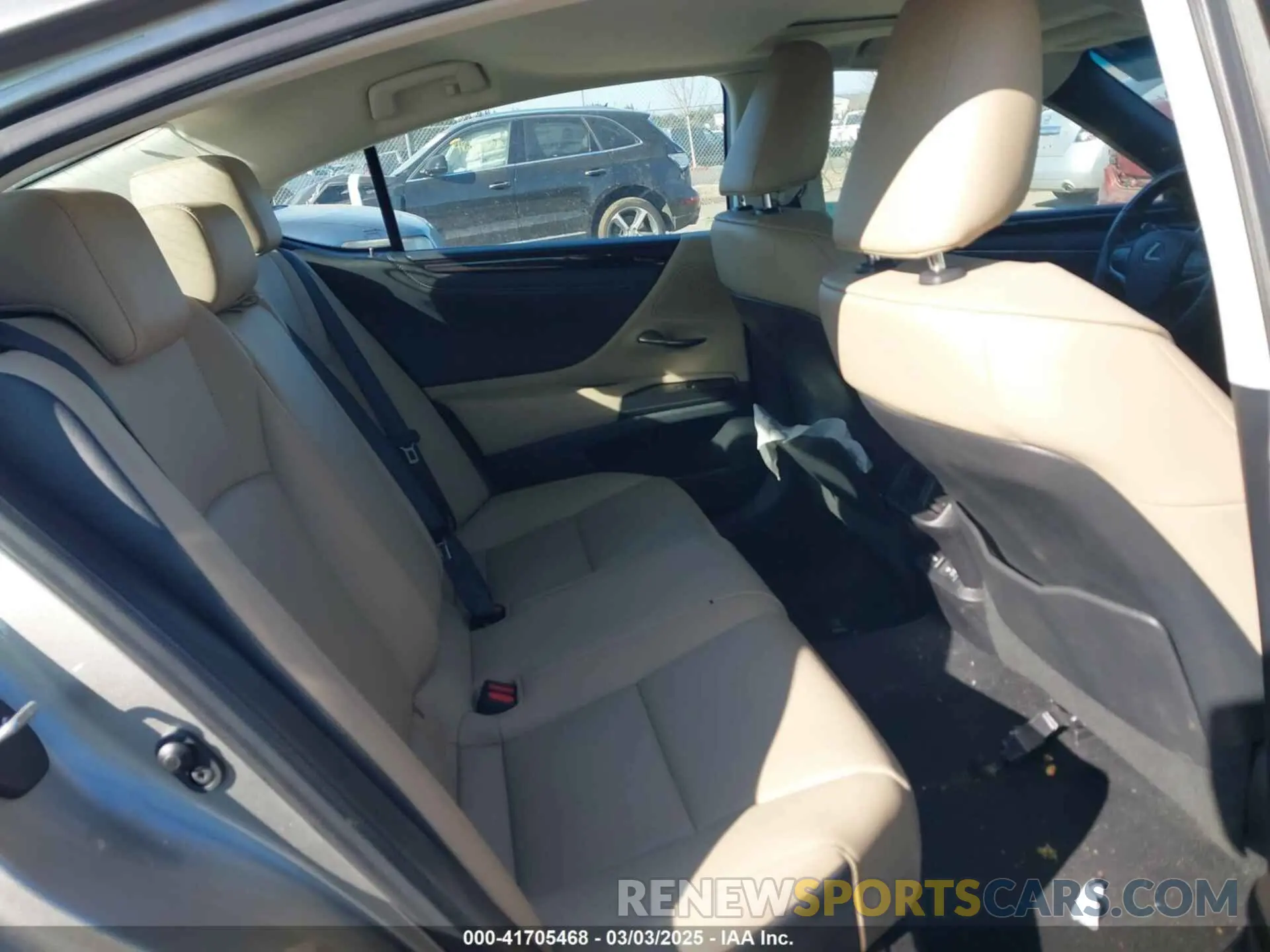 8 Фотография поврежденного автомобиля 58ADZ1B11LU069221 LEXUS ES 350 2020