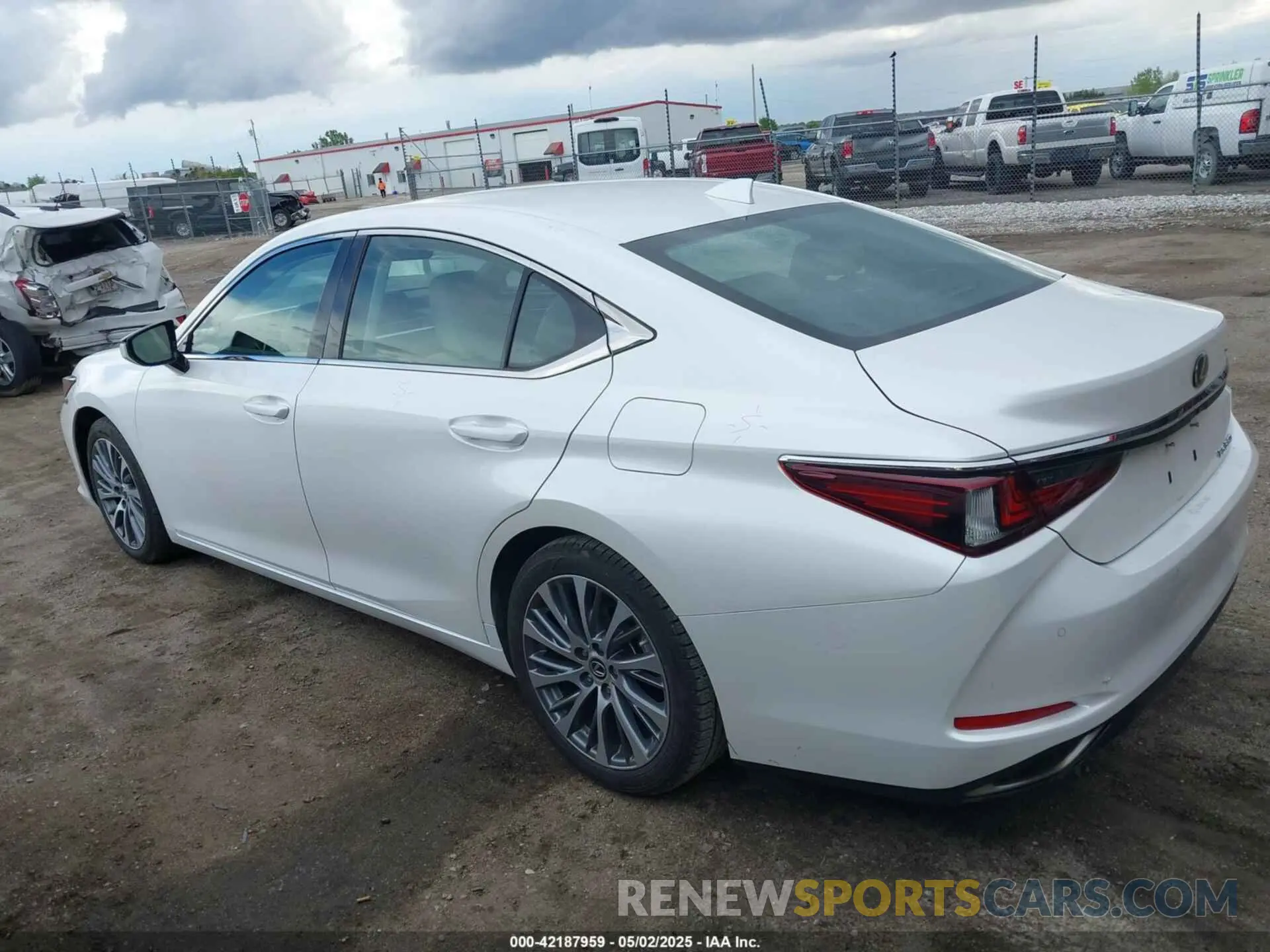 3 Photograph of a damaged car 58ADZ1B13LU067132 LEXUS ES 350 2020