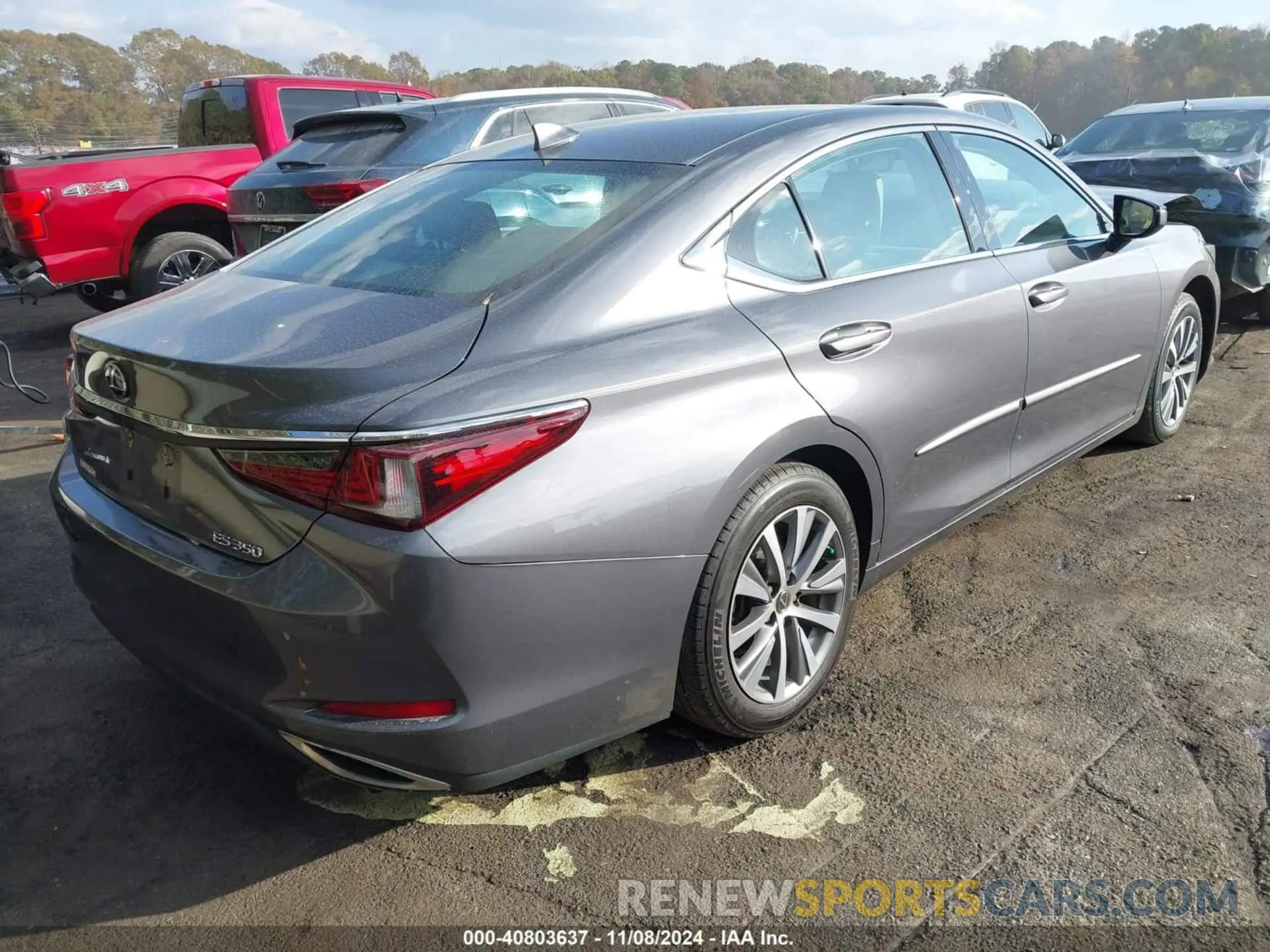 4 Photograph of a damaged car 58ADZ1B15LU053085 LEXUS ES 350 2020