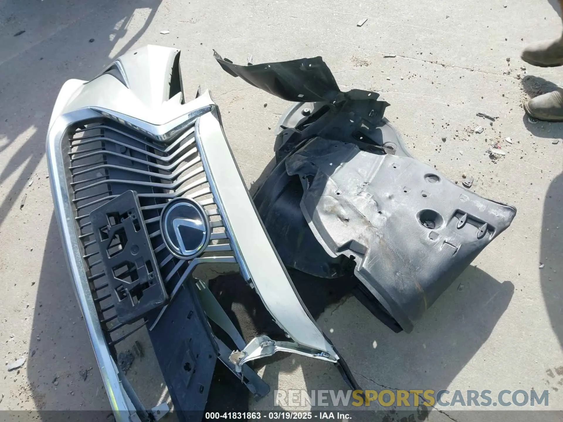 12 Photograph of a damaged car 58ADZ1B15LU078567 LEXUS ES 350 2020