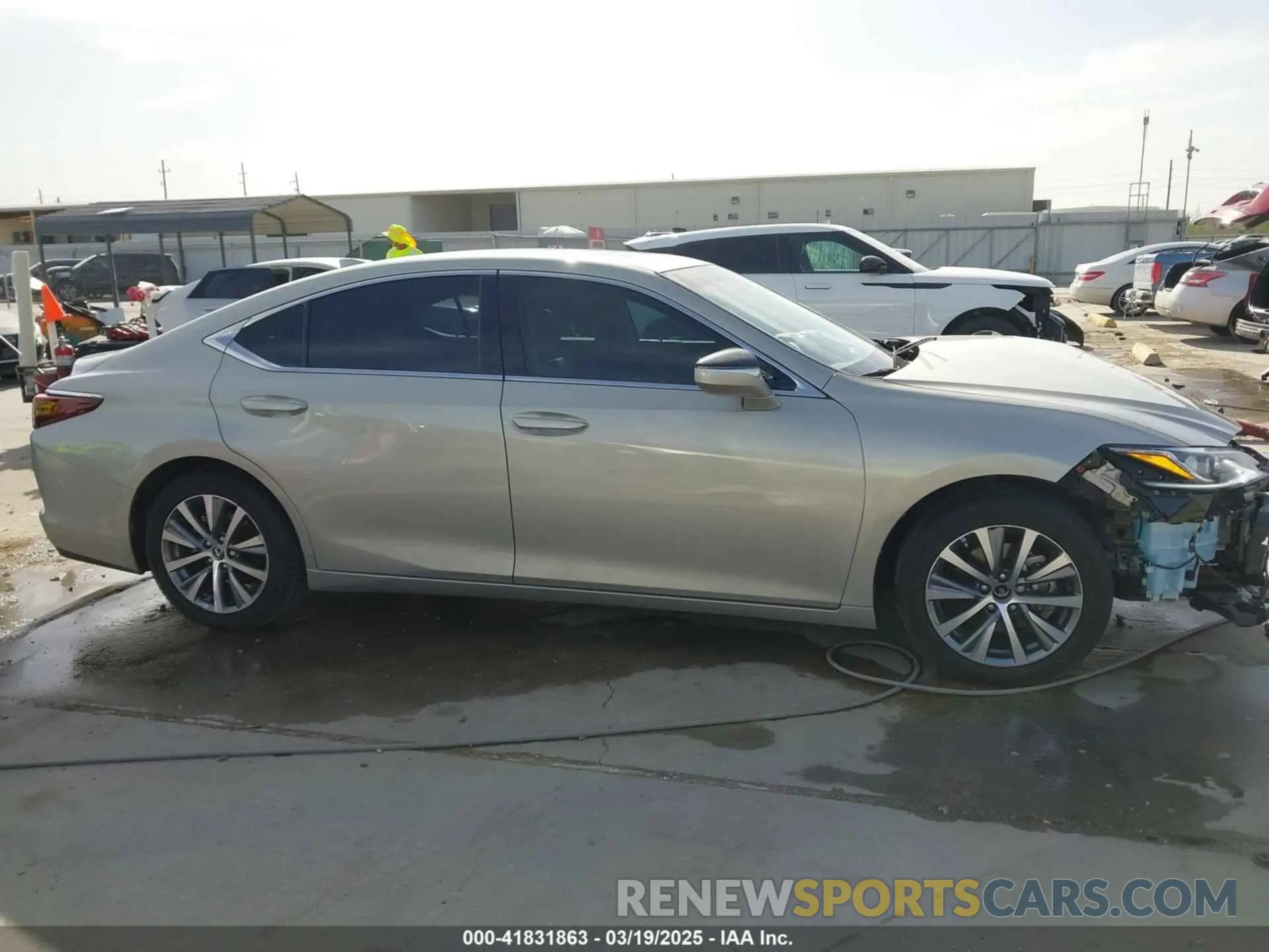 14 Photograph of a damaged car 58ADZ1B15LU078567 LEXUS ES 350 2020