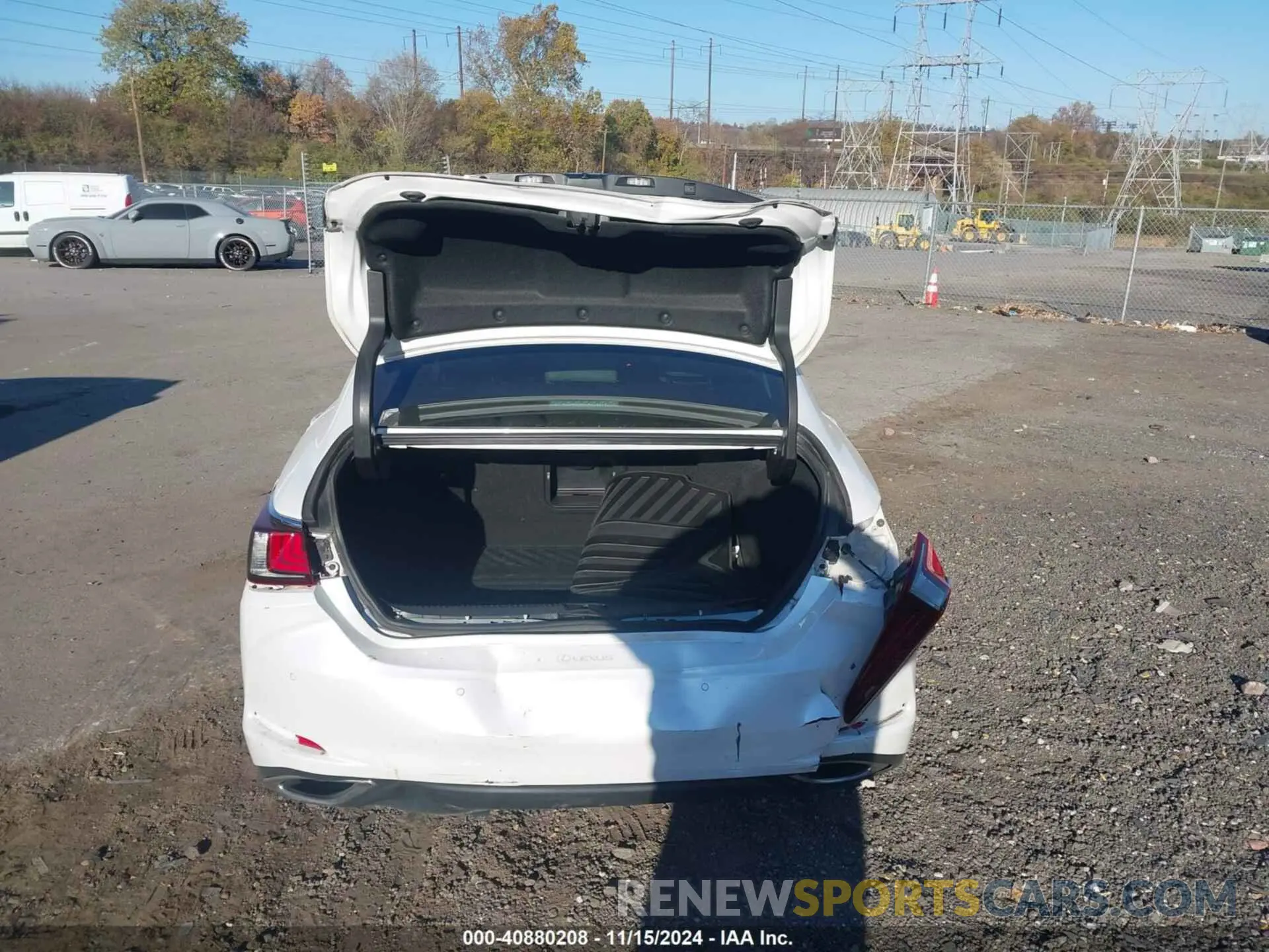 15 Photograph of a damaged car 58ADZ1B17LU070471 LEXUS ES 350 2020