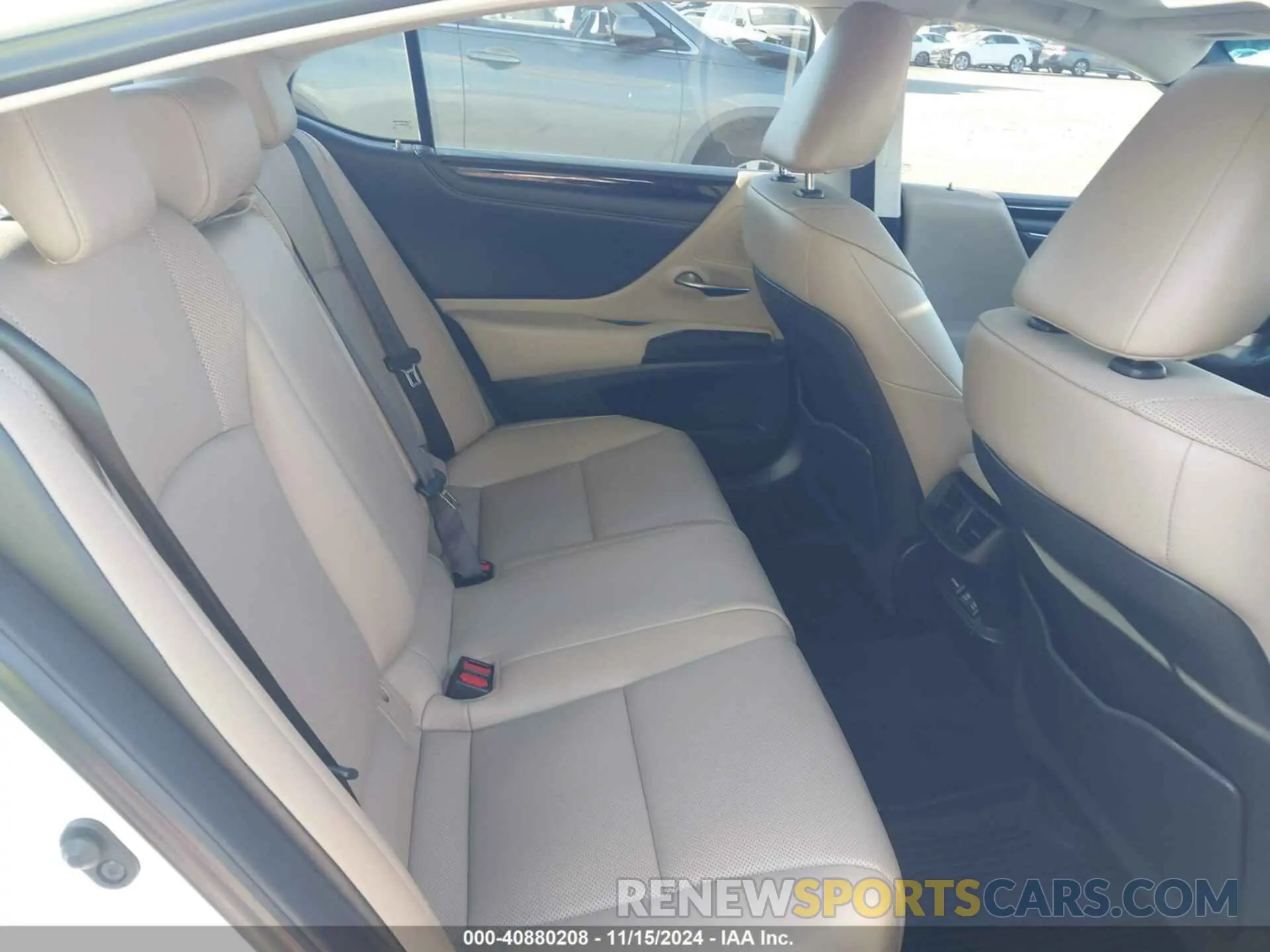 8 Photograph of a damaged car 58ADZ1B17LU070471 LEXUS ES 350 2020