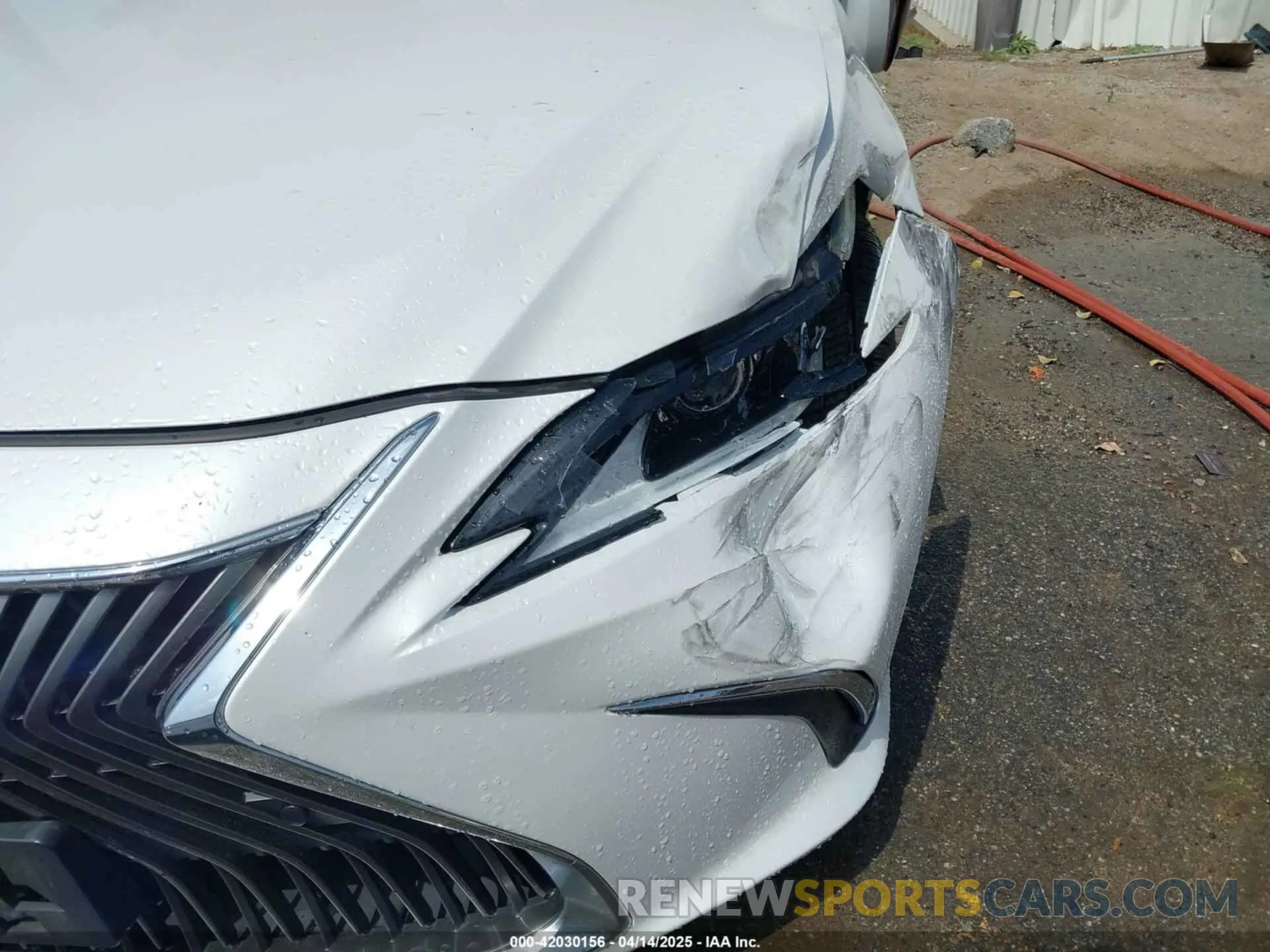 17 Photograph of a damaged car 58ADZ1B18LU065117 LEXUS ES 350 2020