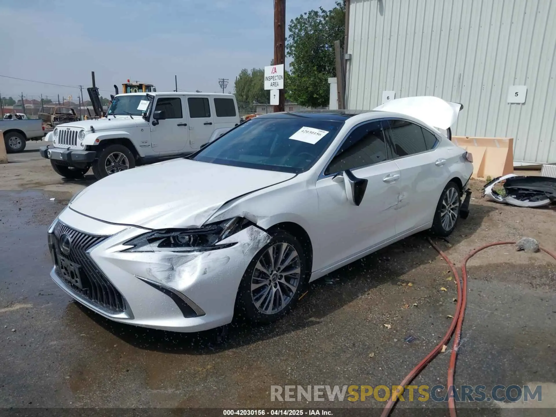 2 Photograph of a damaged car 58ADZ1B18LU065117 LEXUS ES 350 2020