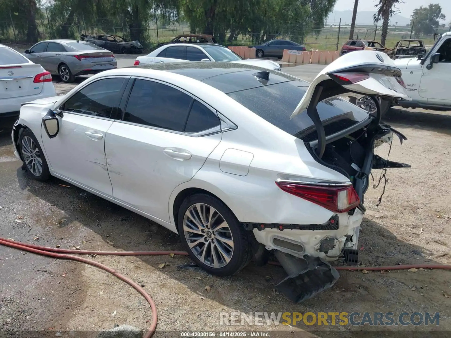 3 Photograph of a damaged car 58ADZ1B18LU065117 LEXUS ES 350 2020