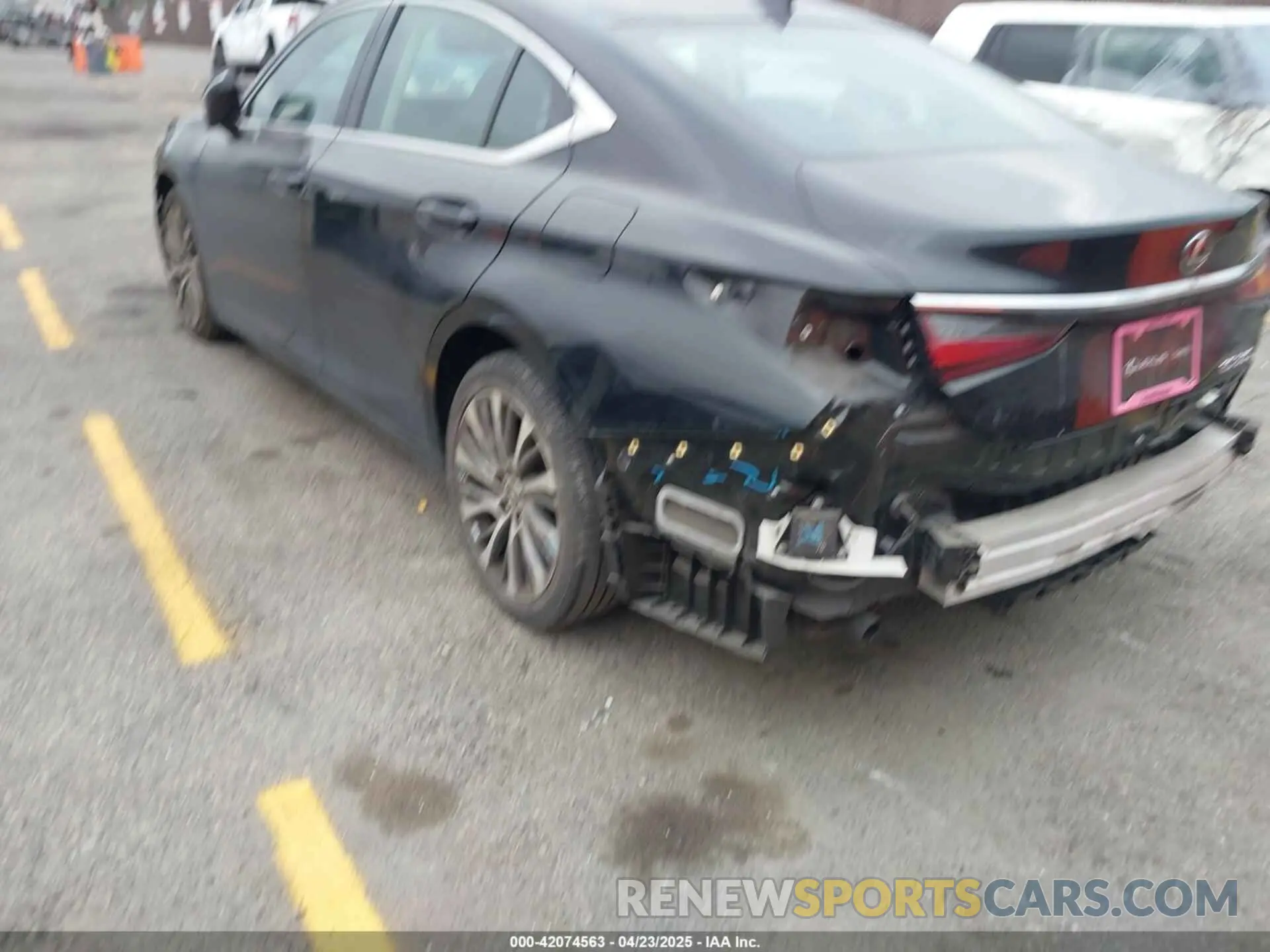 3 Photograph of a damaged car 58ADZ1B18LU070415 LEXUS ES 350 2020