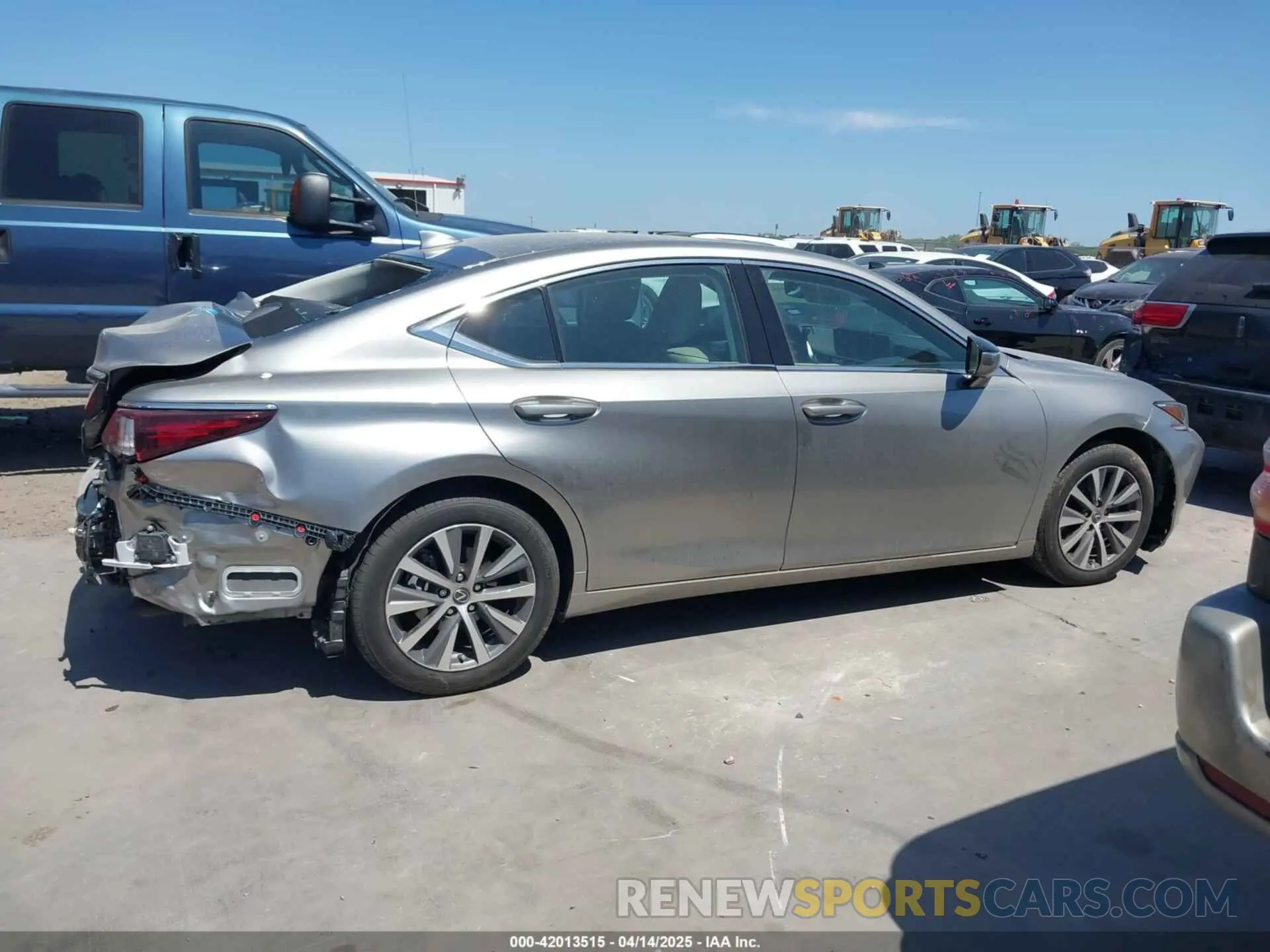 13 Photograph of a damaged car 58ADZ1B18LU073041 LEXUS ES 350 2020