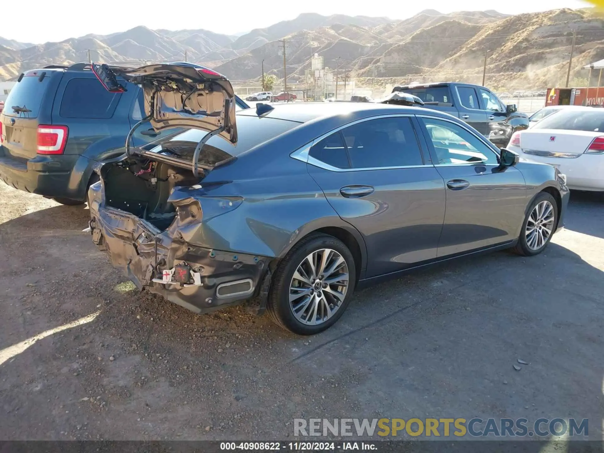4 Фотография поврежденного автомобиля 58ADZ1B19LU055907 LEXUS ES 350 2020