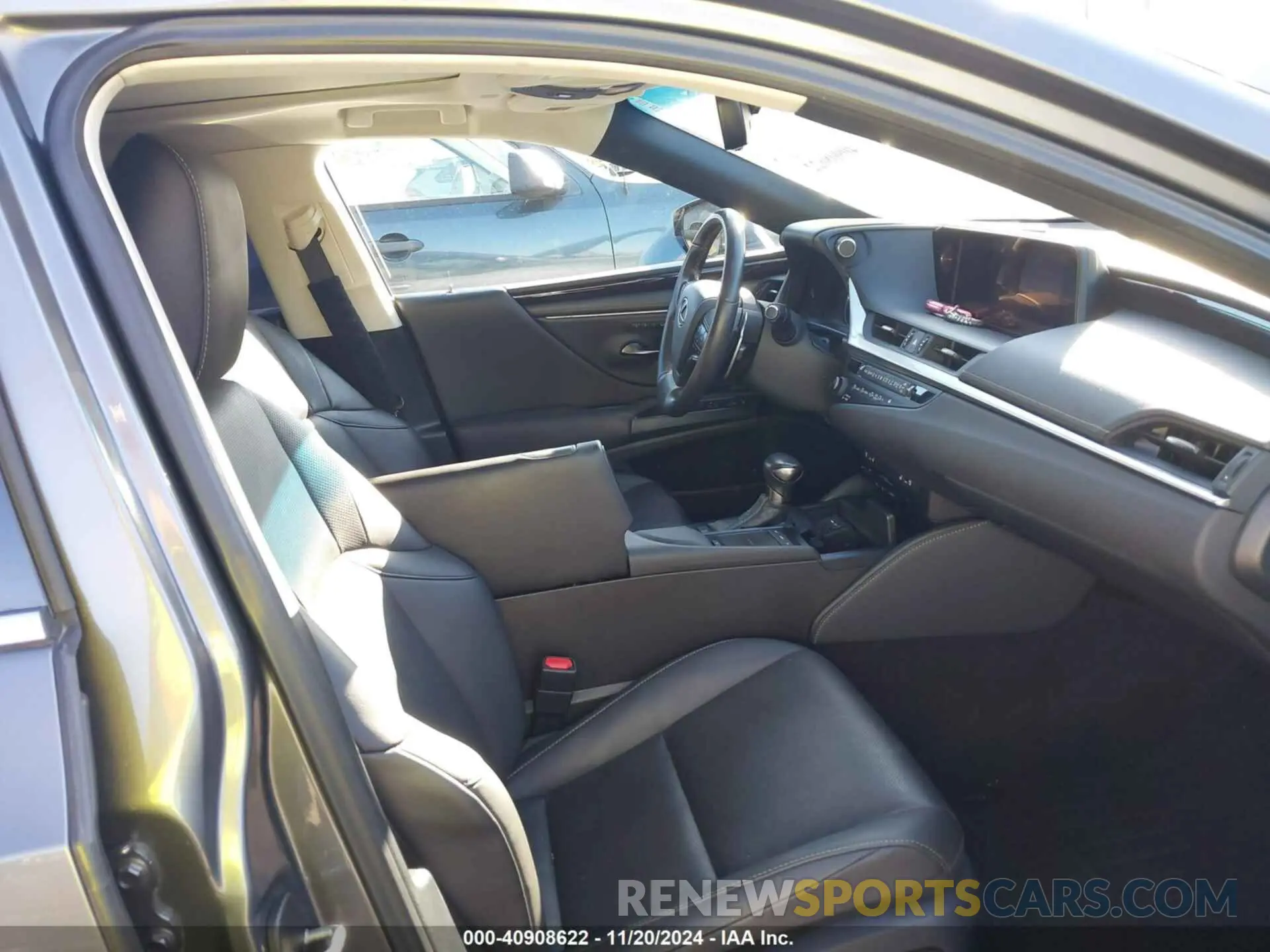 5 Фотография поврежденного автомобиля 58ADZ1B19LU055907 LEXUS ES 350 2020