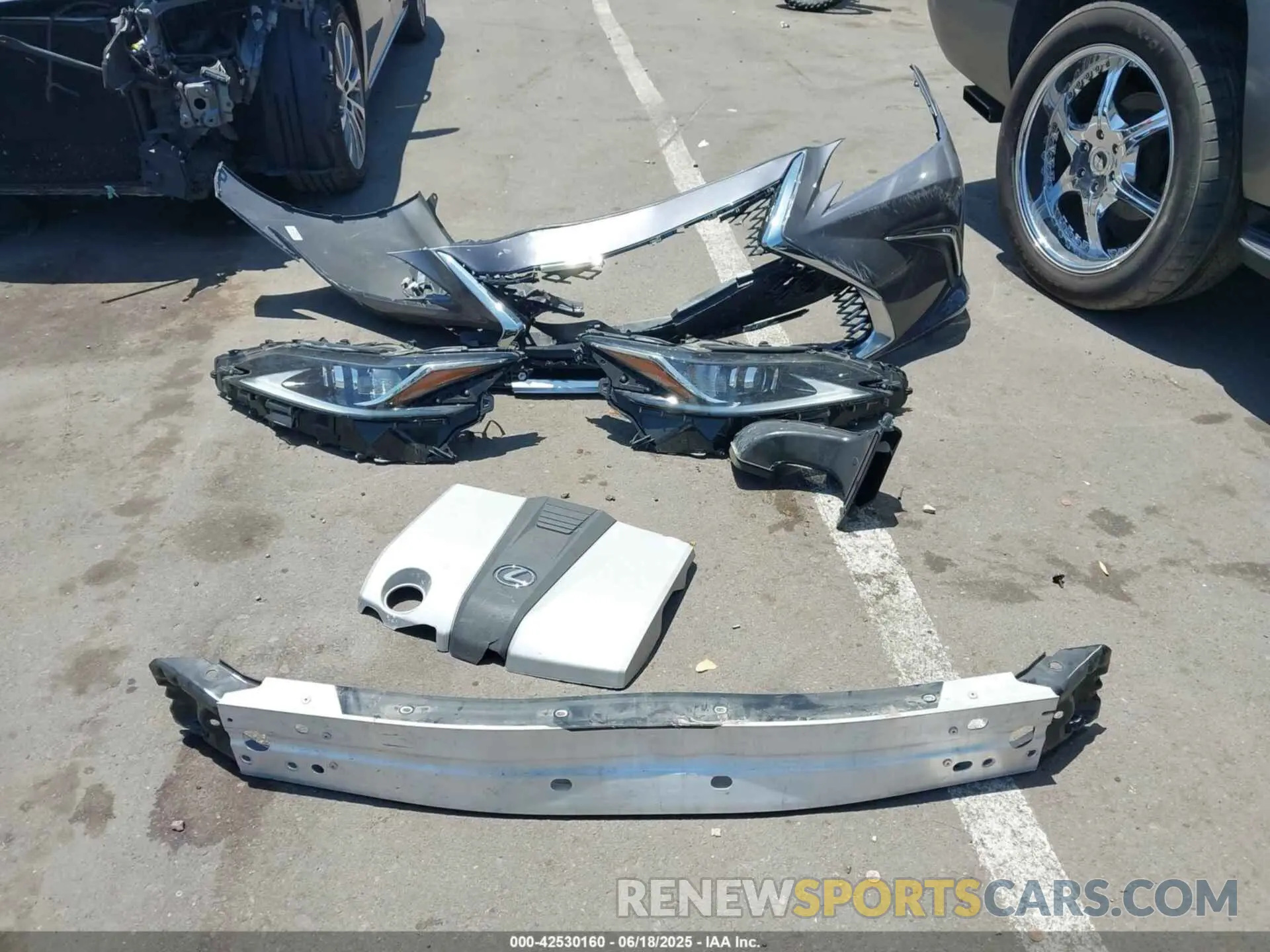 12 Photograph of a damaged car 58ADZ1B19LU056460 LEXUS ES 350 2020