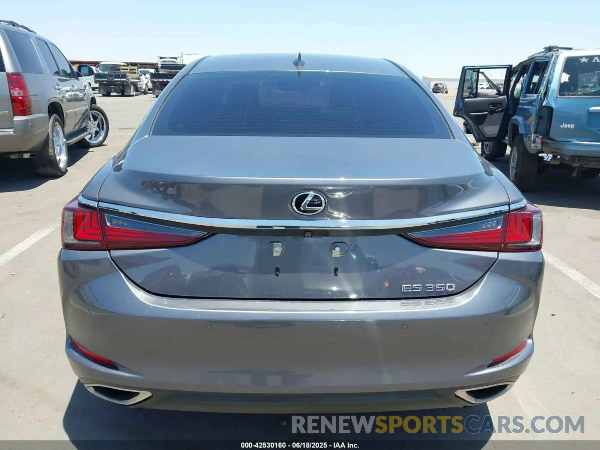 17 Photograph of a damaged car 58ADZ1B19LU056460 LEXUS ES 350 2020