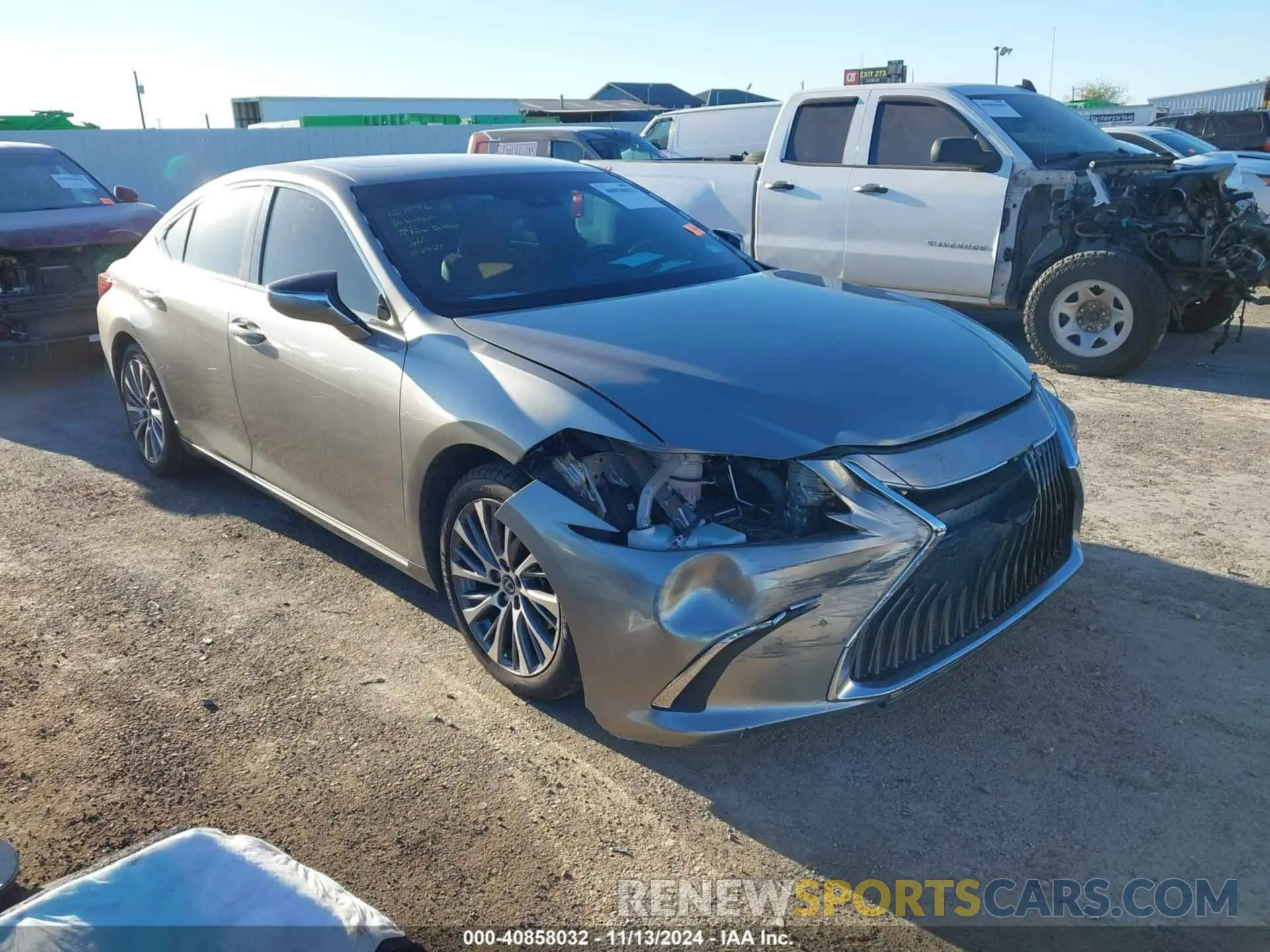 1 Photograph of a damaged car 58AEZ1B11LU080000 LEXUS ES 350 2020
