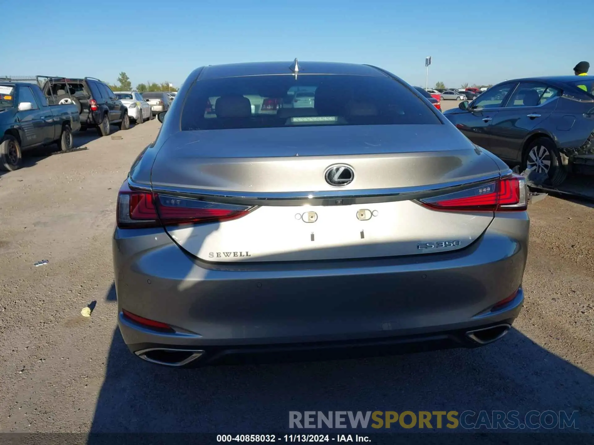 16 Photograph of a damaged car 58AEZ1B11LU080000 LEXUS ES 350 2020