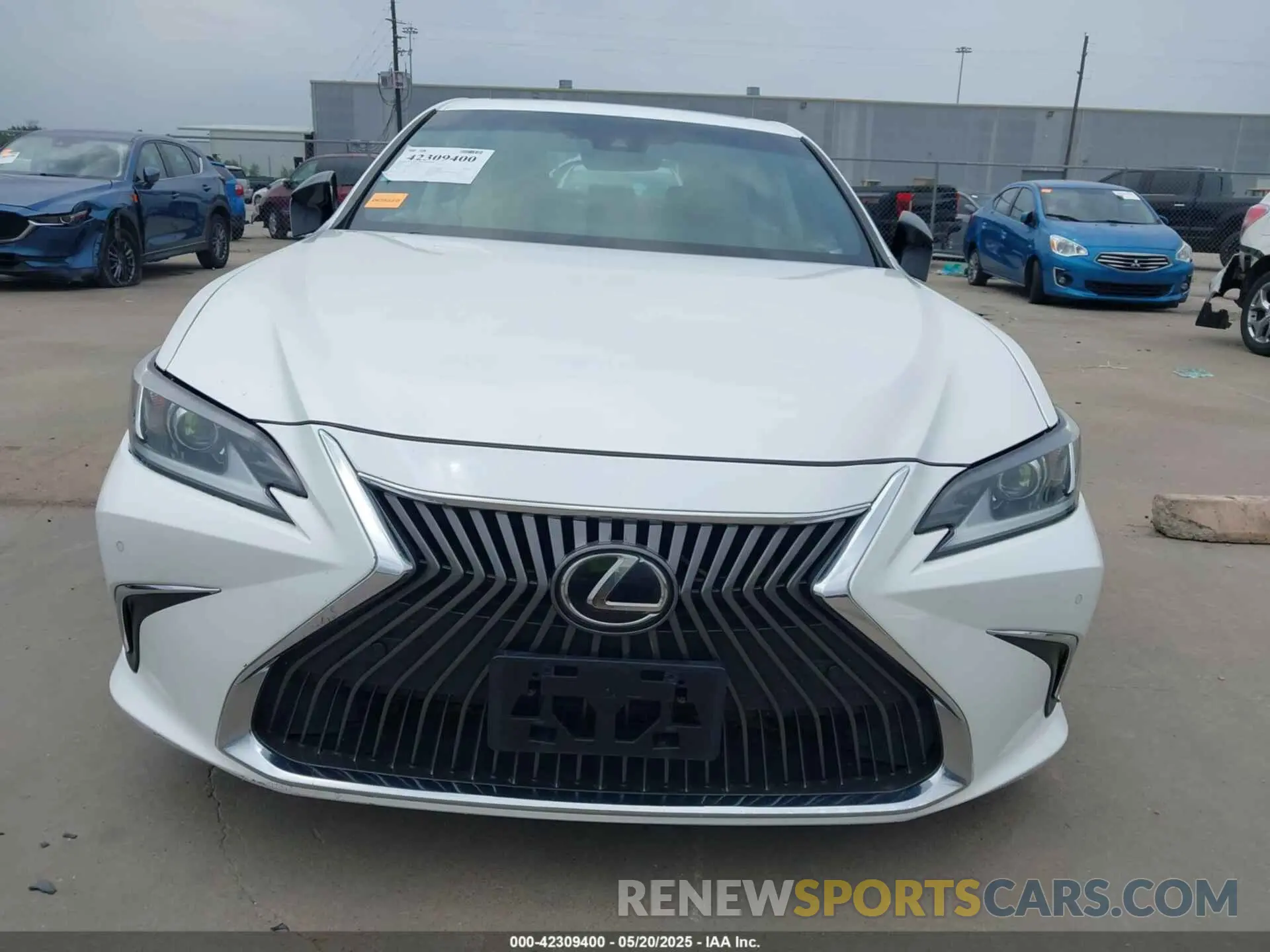13 Photograph of a damaged car 58AEZ1B14LU056693 LEXUS ES 350 2020