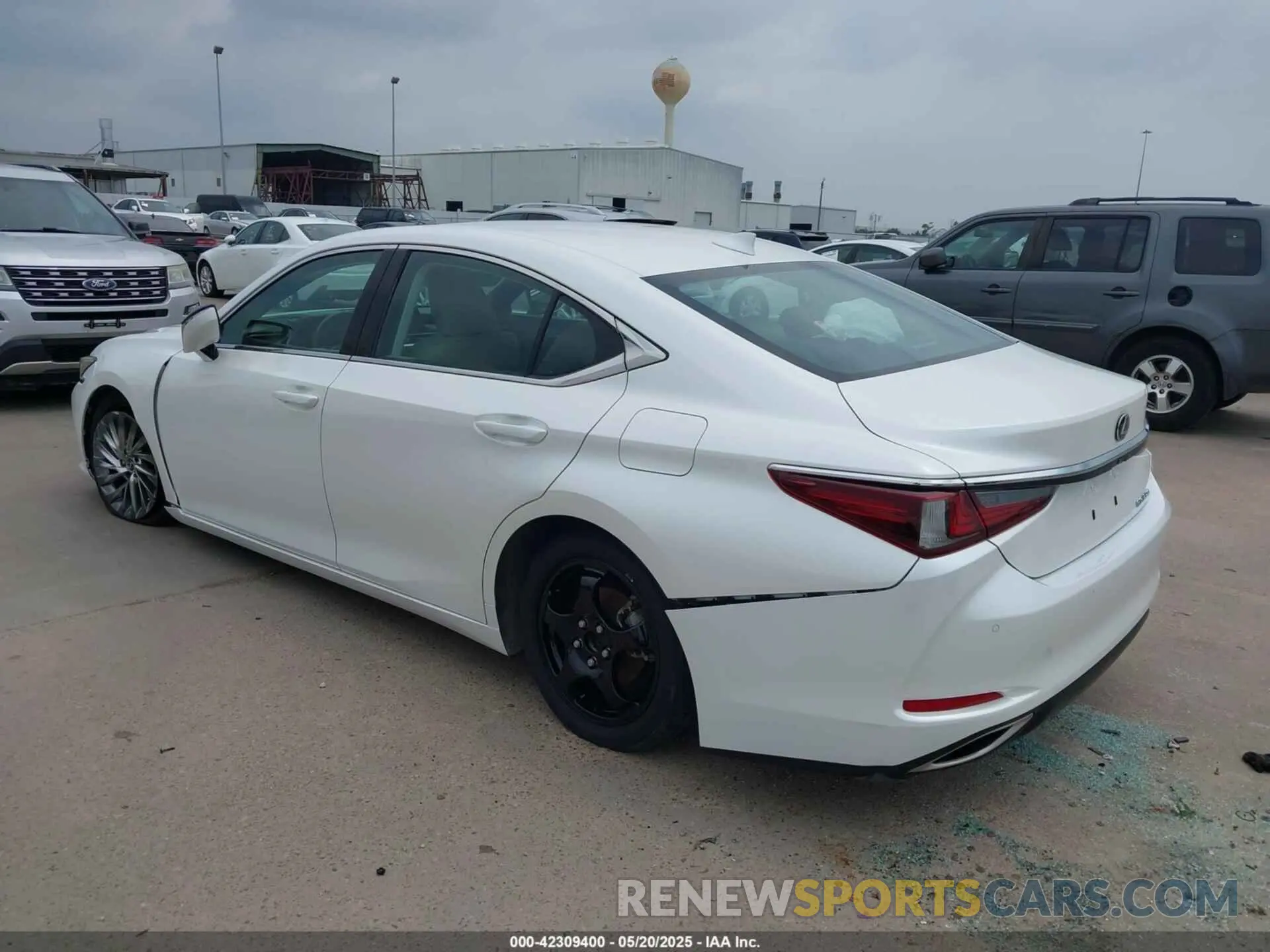 3 Photograph of a damaged car 58AEZ1B14LU056693 LEXUS ES 350 2020