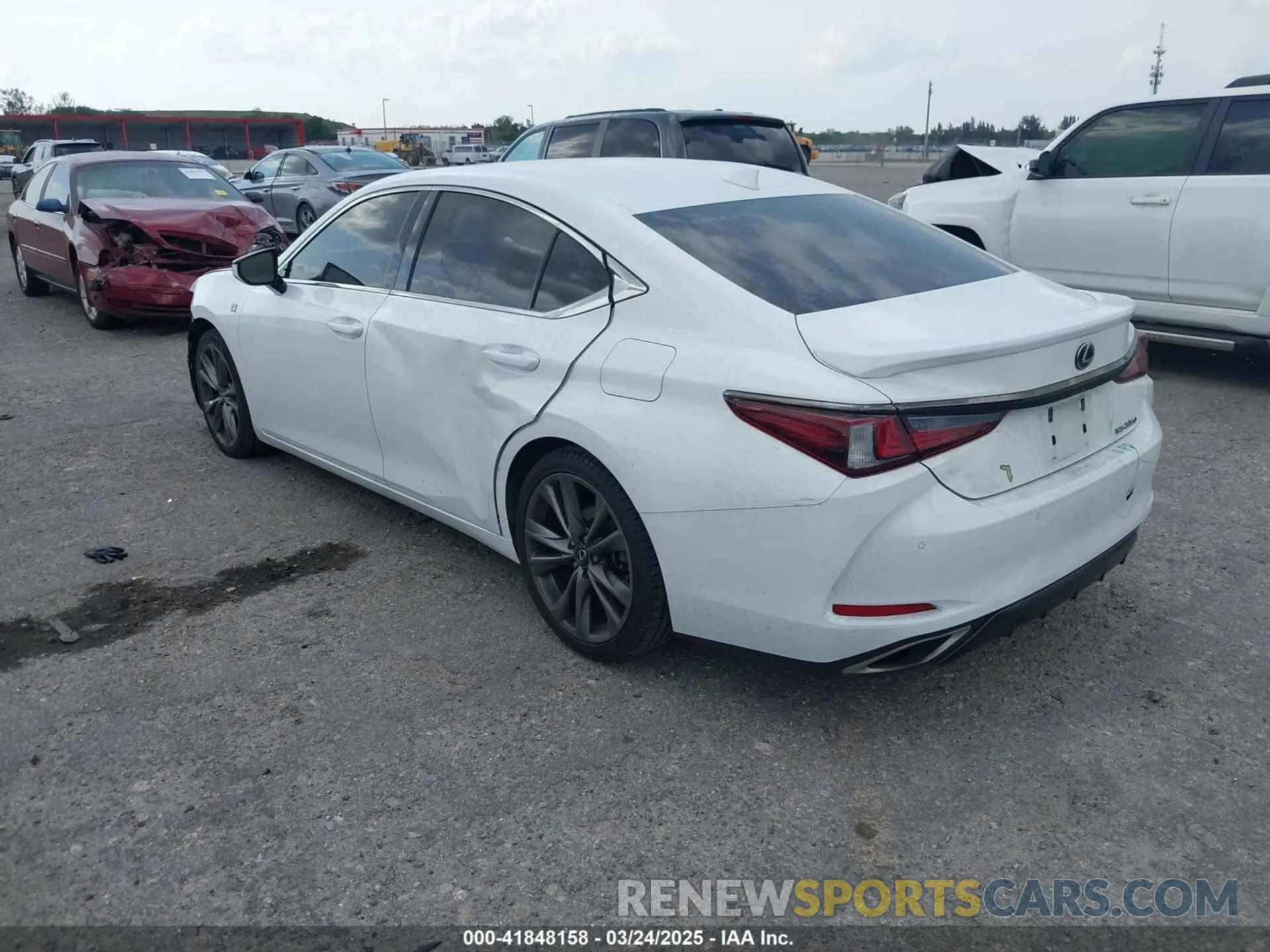3 Photograph of a damaged car 58AGZ1B10LU061396 LEXUS ES 350 2020
