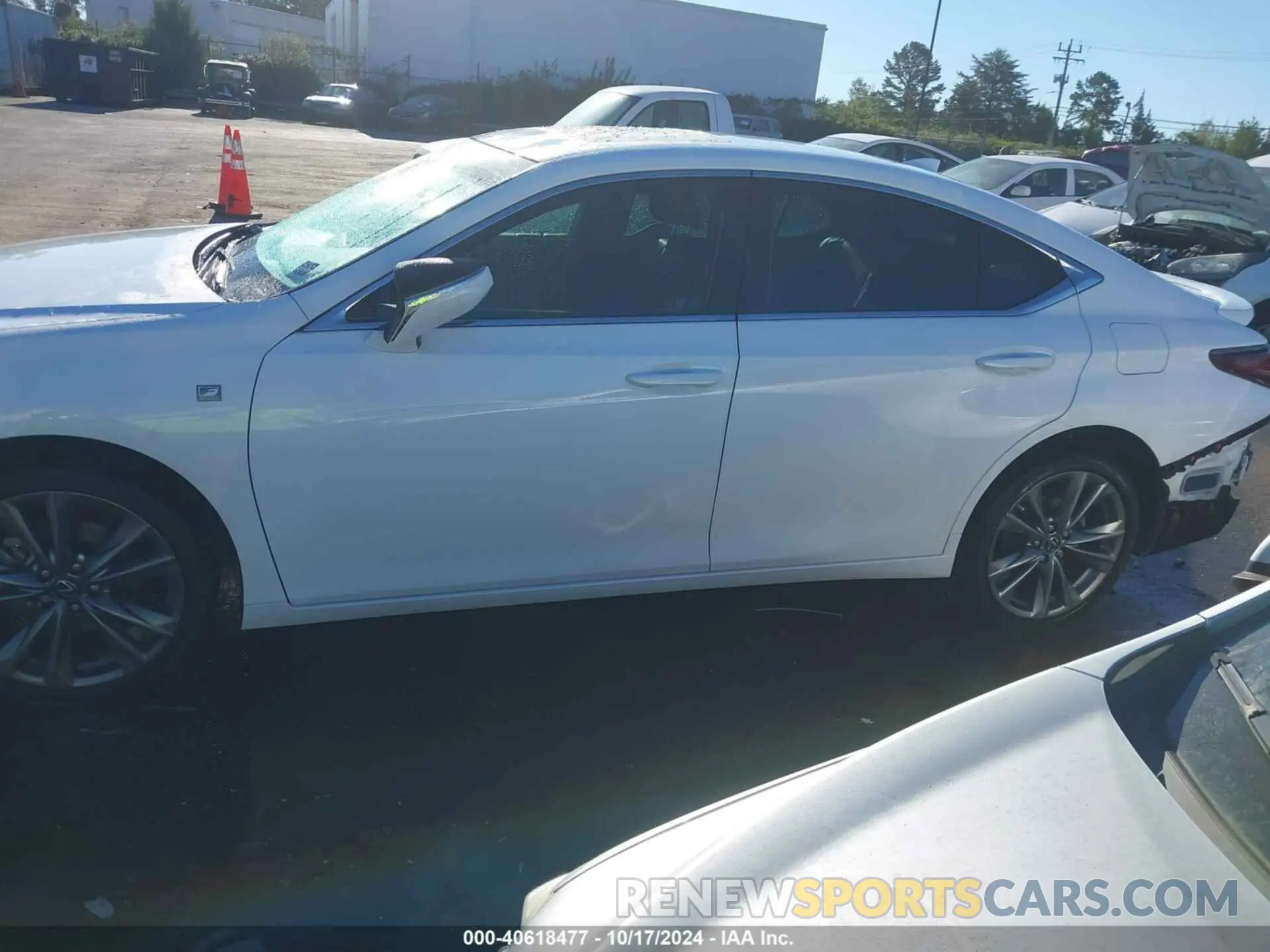15 Photograph of a damaged car 58AGZ1B10LU069725 LEXUS ES 350 2020