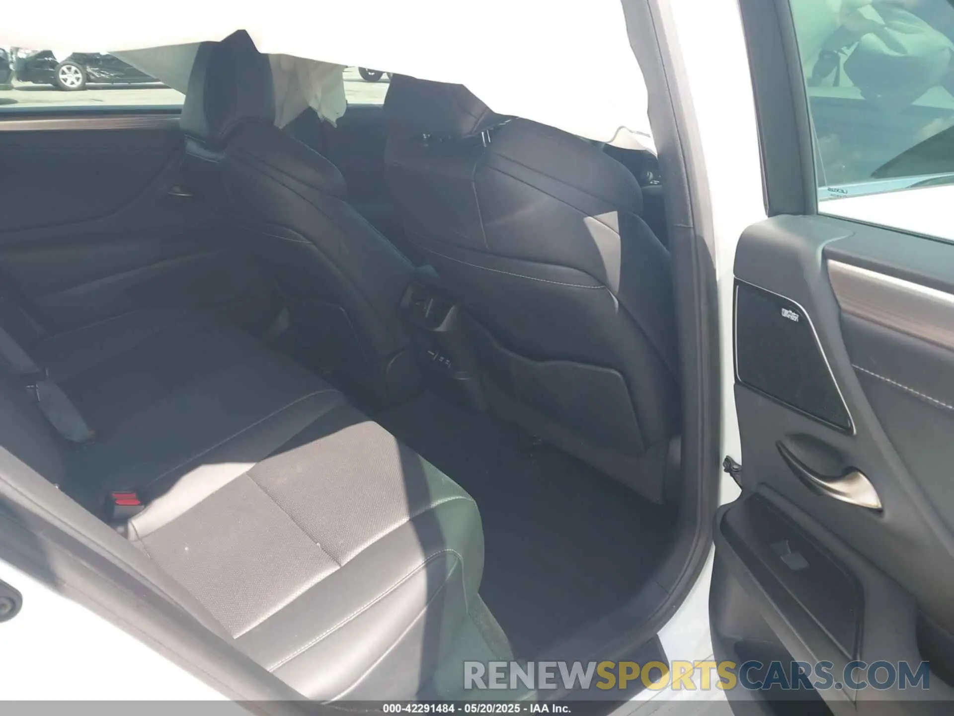 8 Фотография поврежденного автомобиля 58AGZ1B11LU065716 LEXUS ES 350 2020