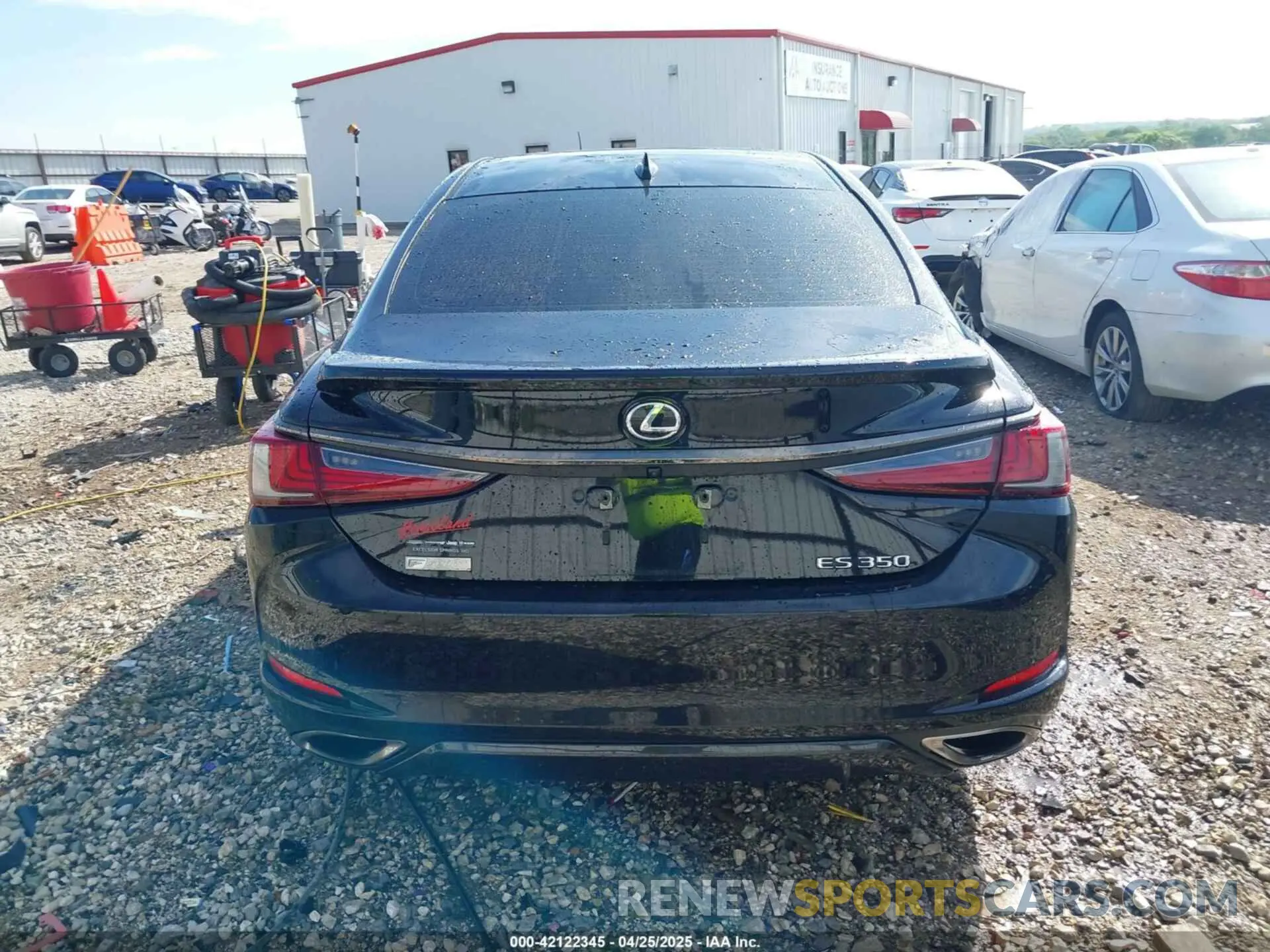 16 Photograph of a damaged car 58AGZ1B15LU066545 LEXUS ES 350 2020