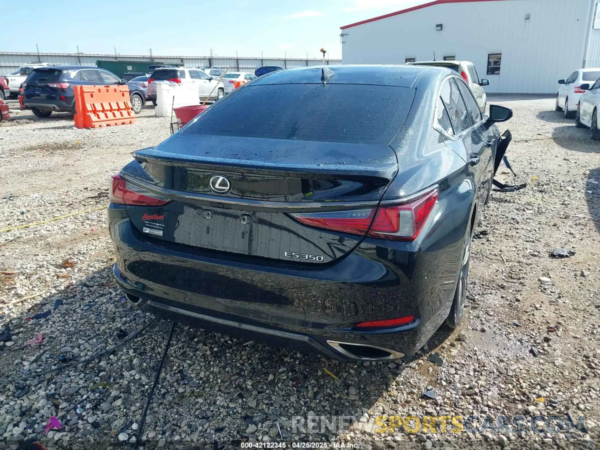 4 Photograph of a damaged car 58AGZ1B15LU066545 LEXUS ES 350 2020