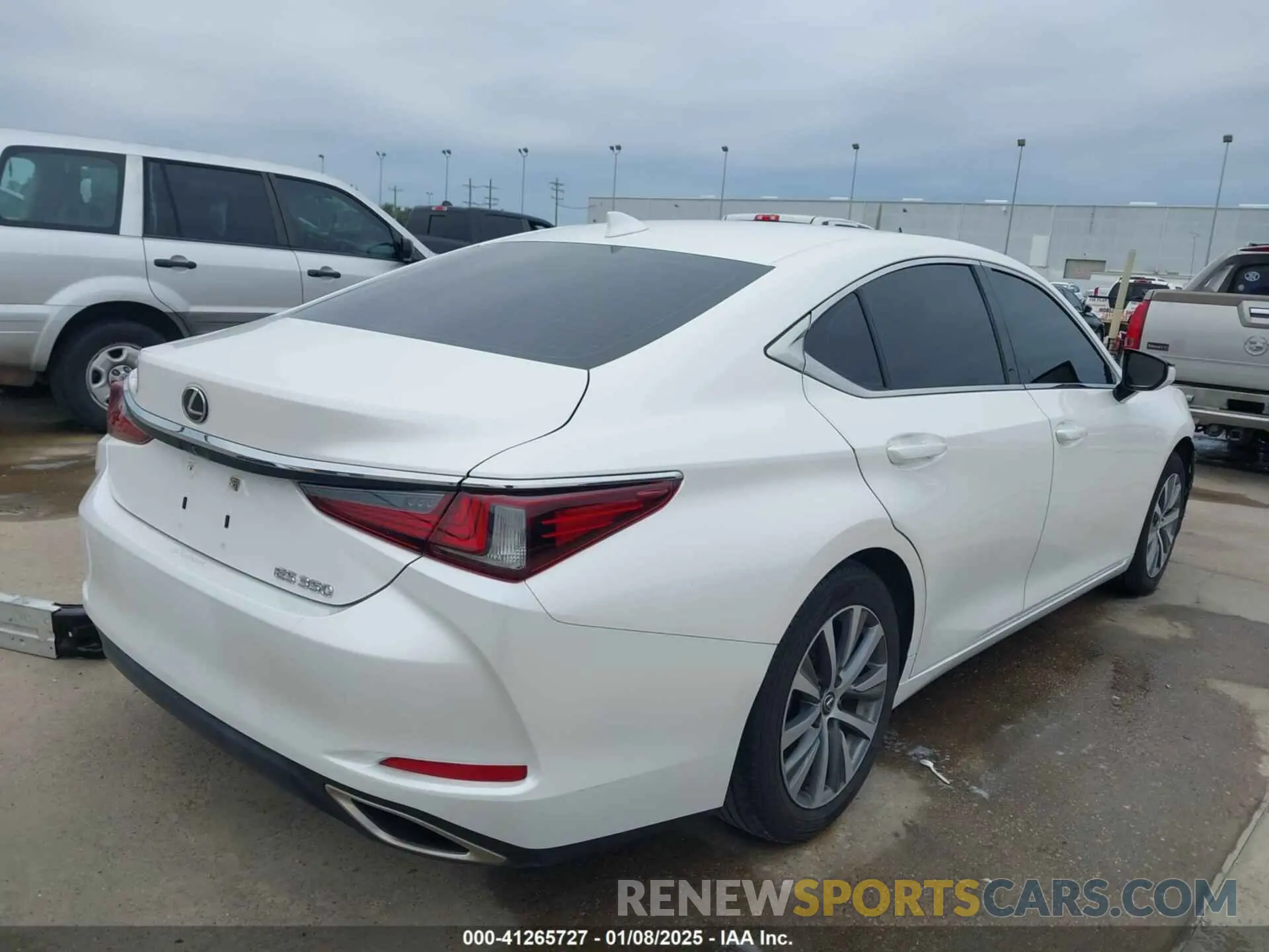 4 Photograph of a damaged car 58ACZ1B18MU092508 LEXUS ES 350 2021