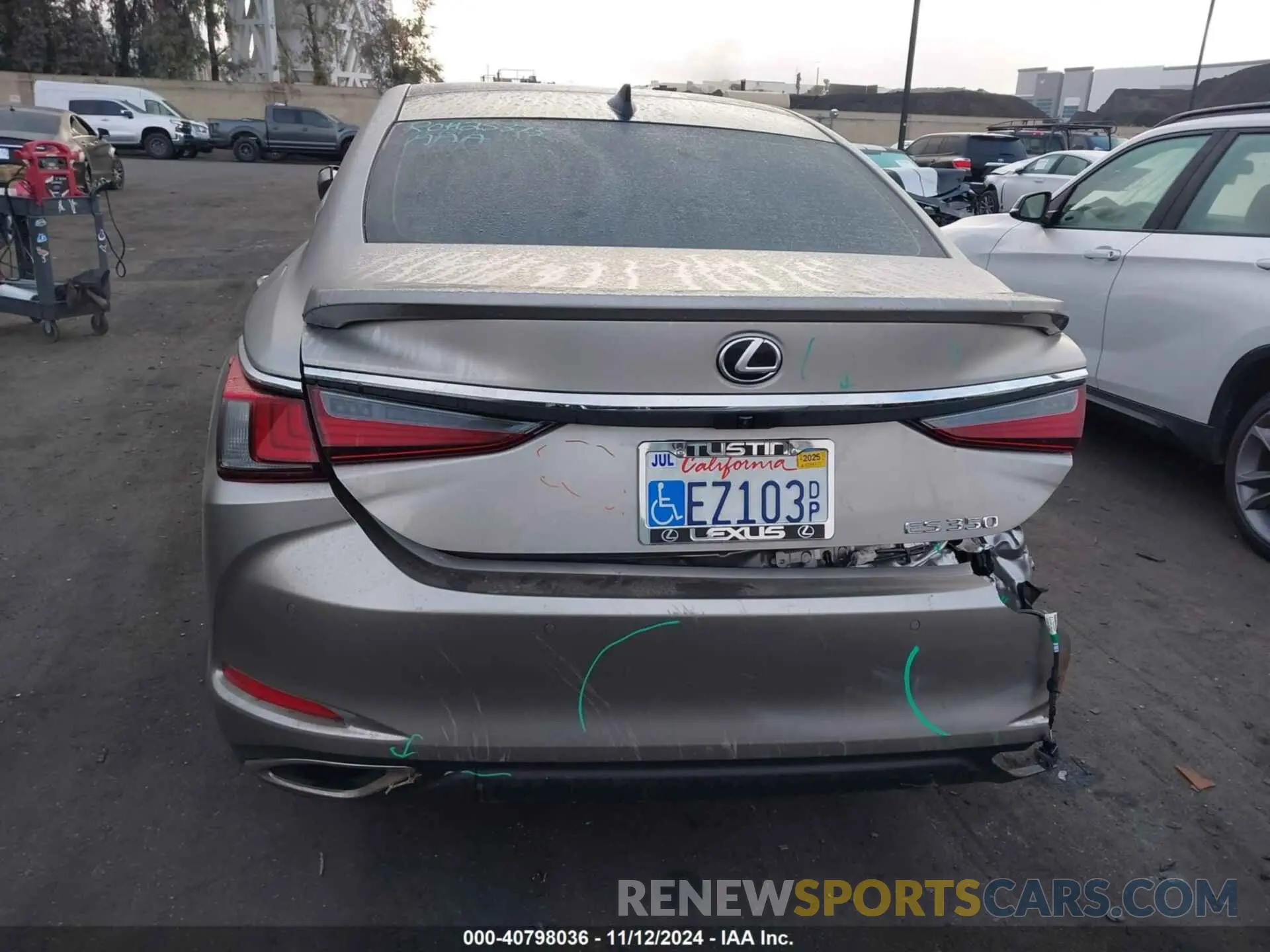 17 Photograph of a damaged car 58ADZ1B10MU101111 LEXUS ES 350 2021