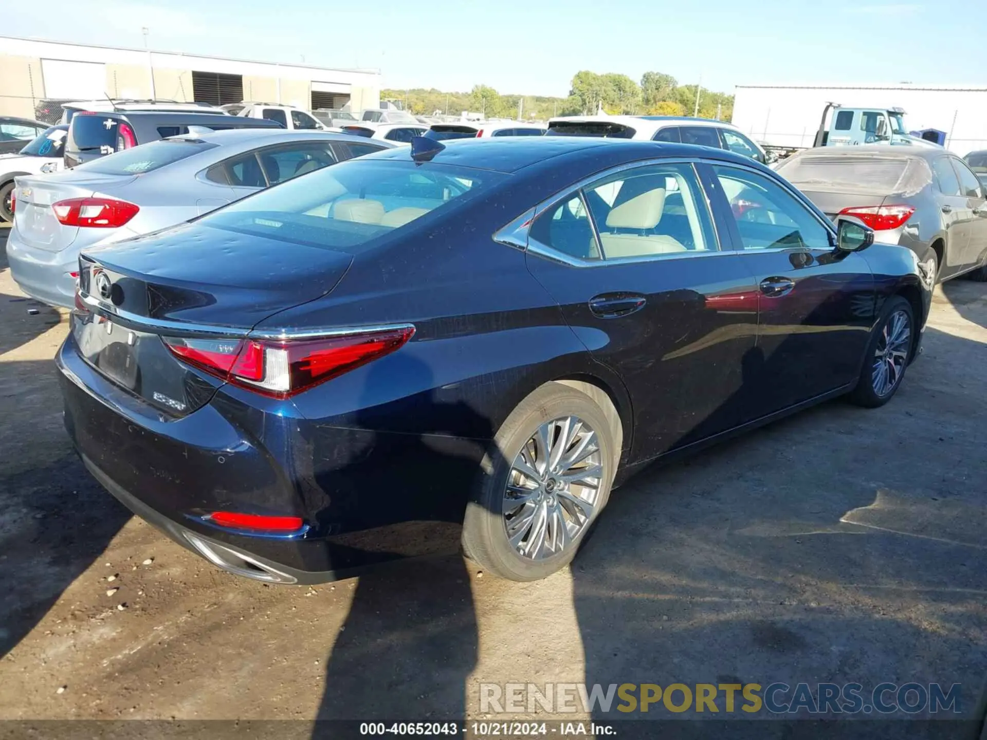 4 Photograph of a damaged car 58ADZ1B11MU086683 LEXUS ES 350 2021