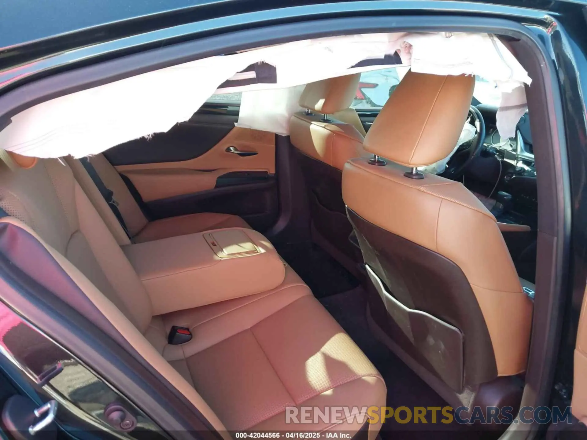 8 Photograph of a damaged car 58ADZ1B12MU082657 LEXUS ES 350 2021