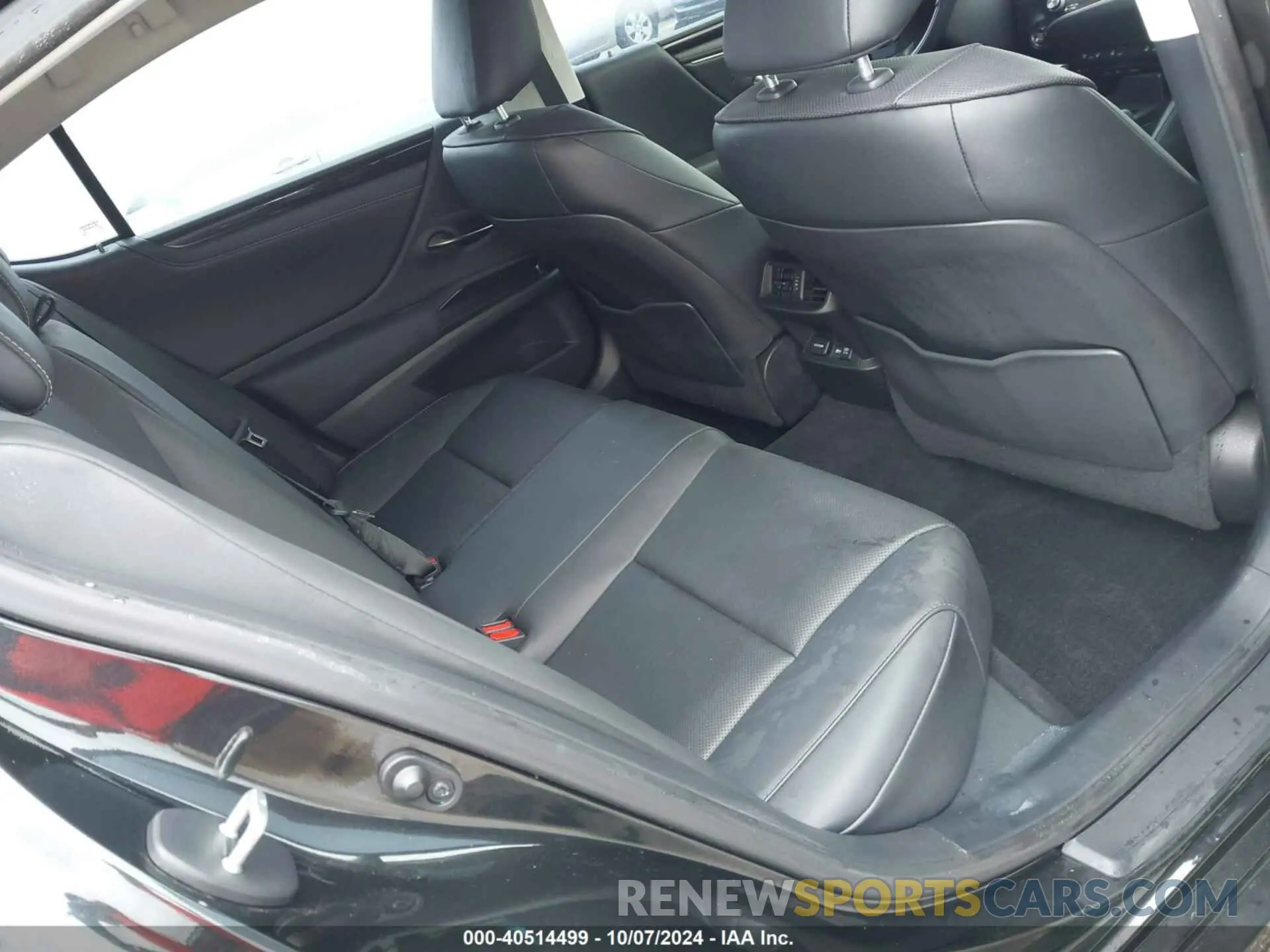 8 Photograph of a damaged car 58ADZ1B13MU096986 LEXUS ES 350 2021