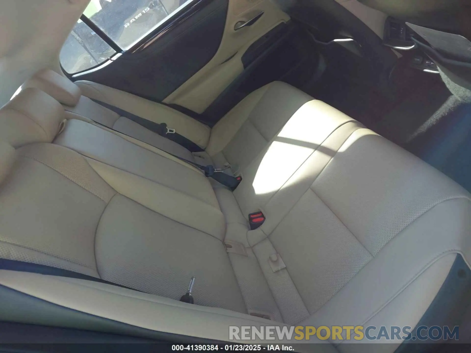 8 Фотография поврежденного автомобиля 58ADZ1B14MU096771 LEXUS ES 350 2021