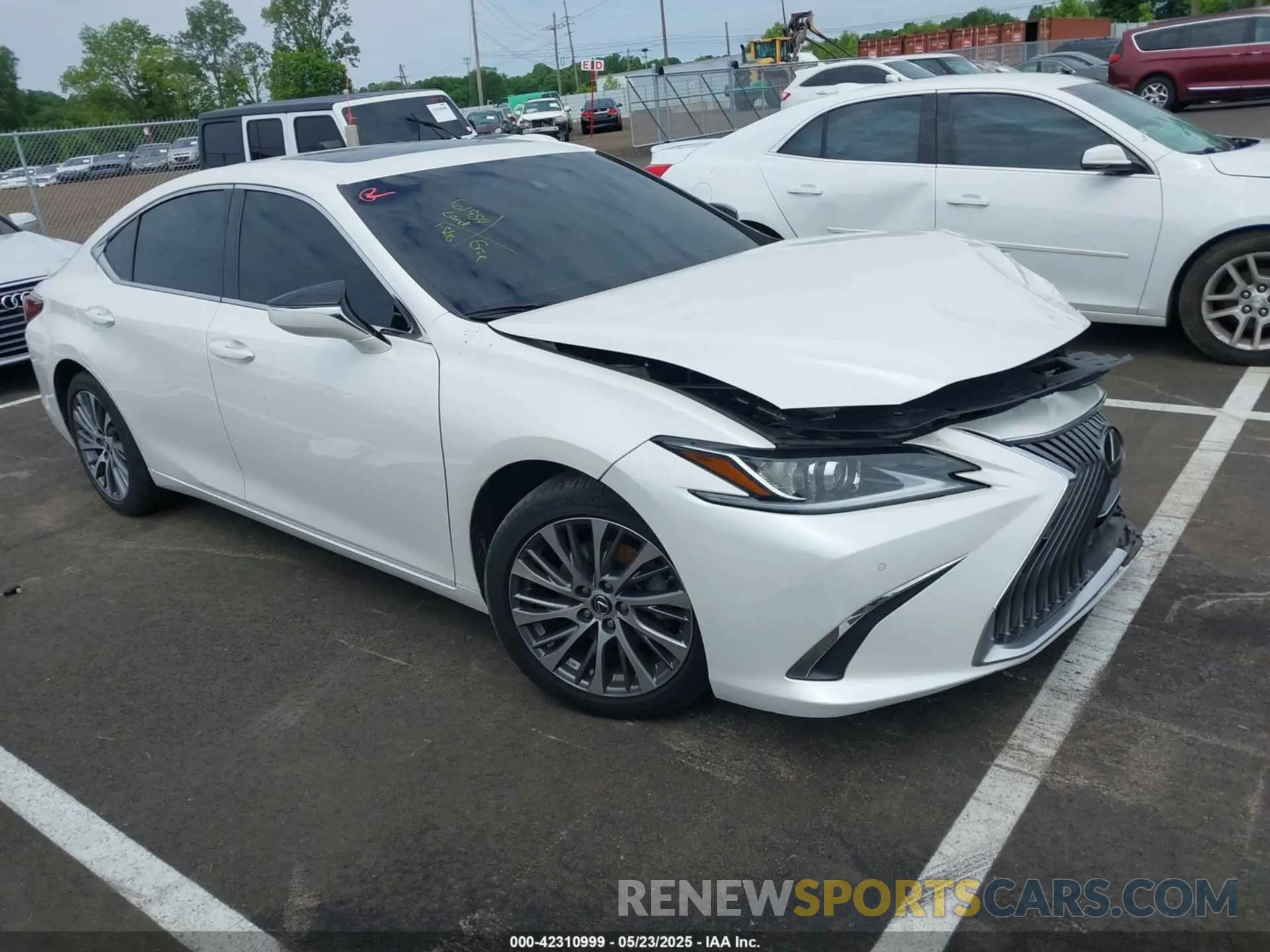 1 Фотография поврежденного автомобиля 58ADZ1B14MU100799 LEXUS ES 350 2021