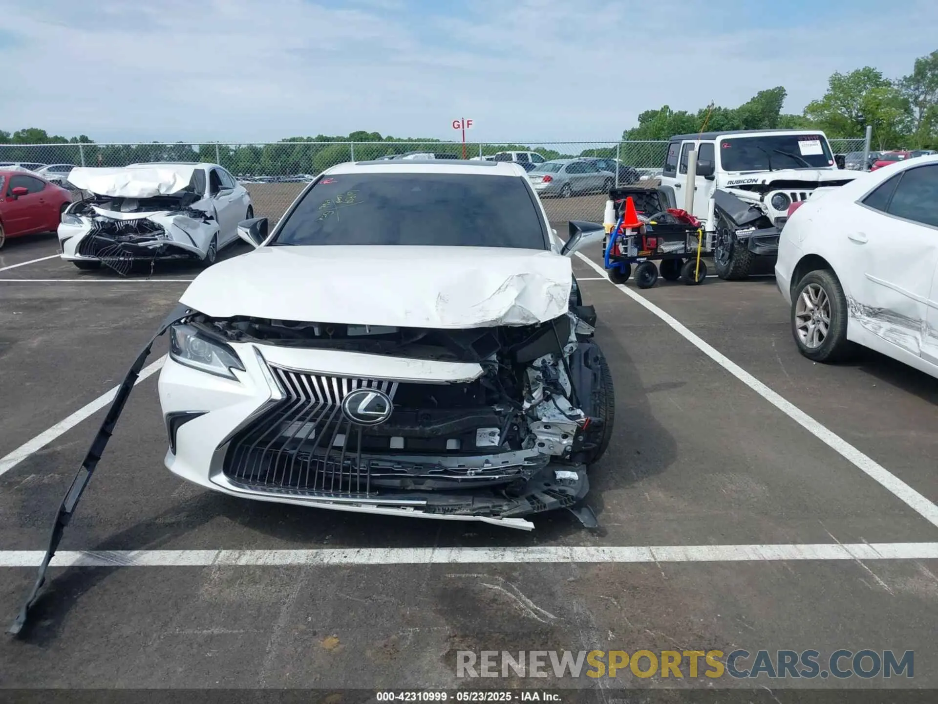 12 Фотография поврежденного автомобиля 58ADZ1B14MU100799 LEXUS ES 350 2021