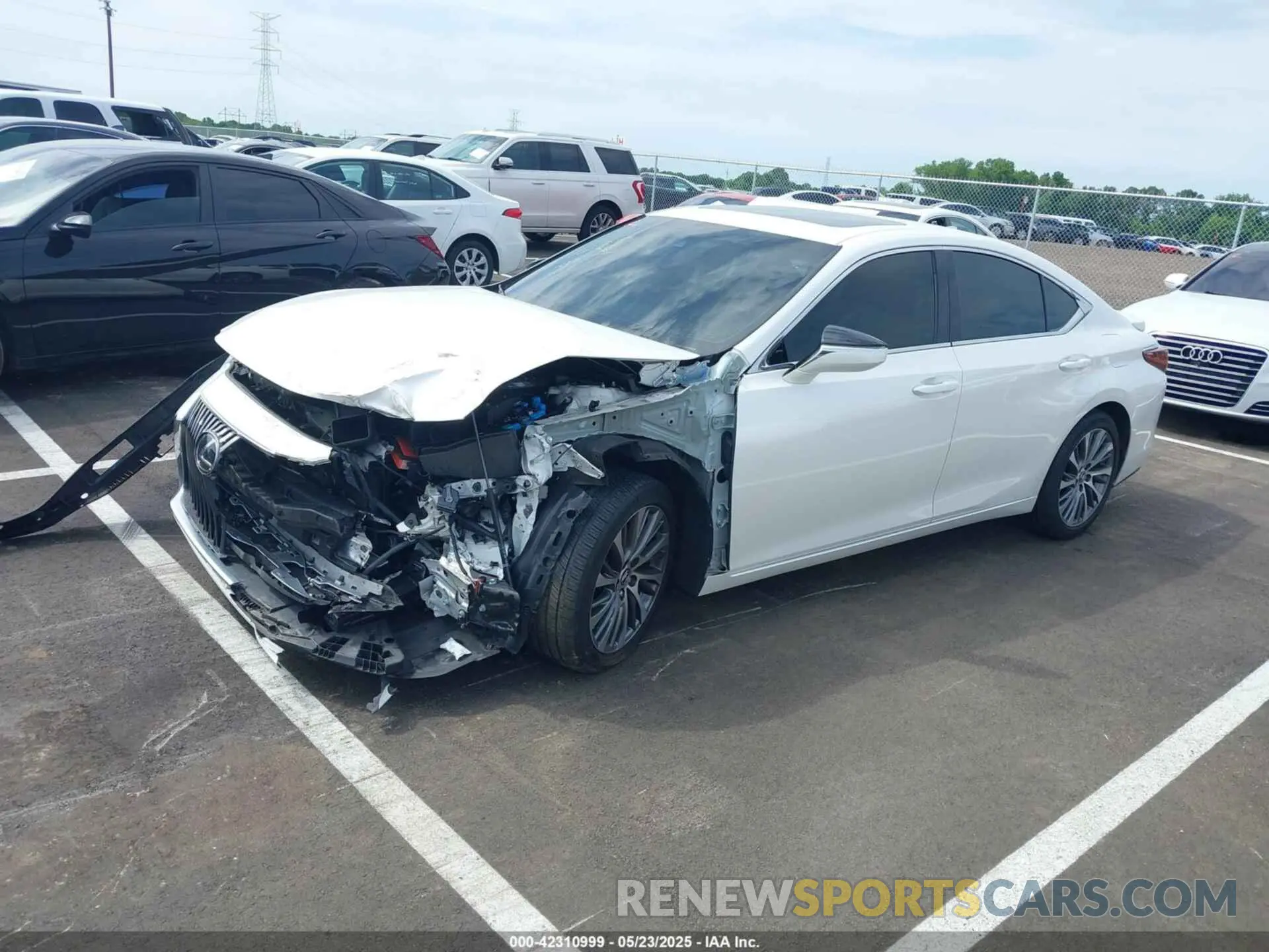 2 Фотография поврежденного автомобиля 58ADZ1B14MU100799 LEXUS ES 350 2021