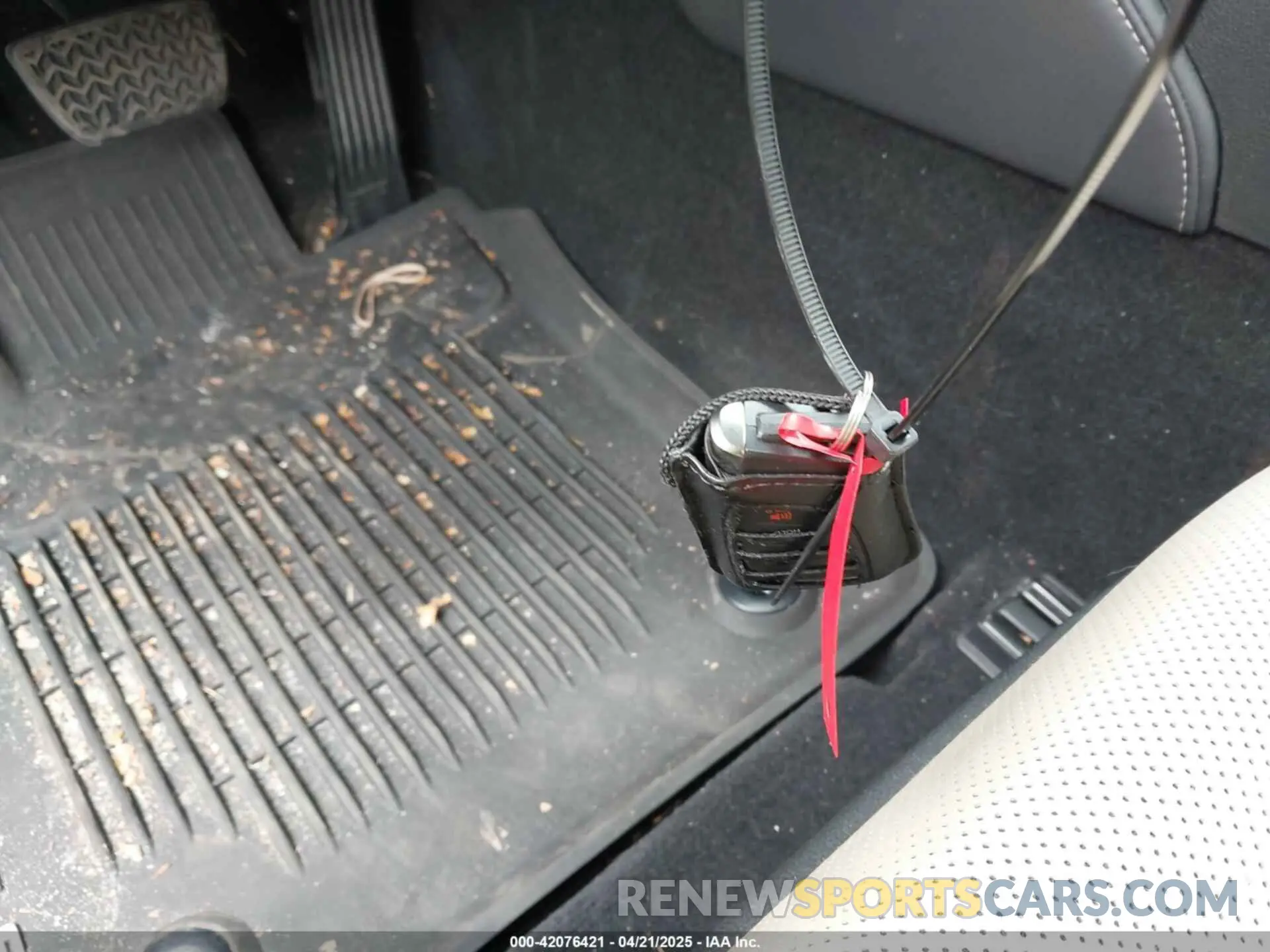 11 Photograph of a damaged car 58ADZ1B15MU098884 LEXUS ES 350 2021