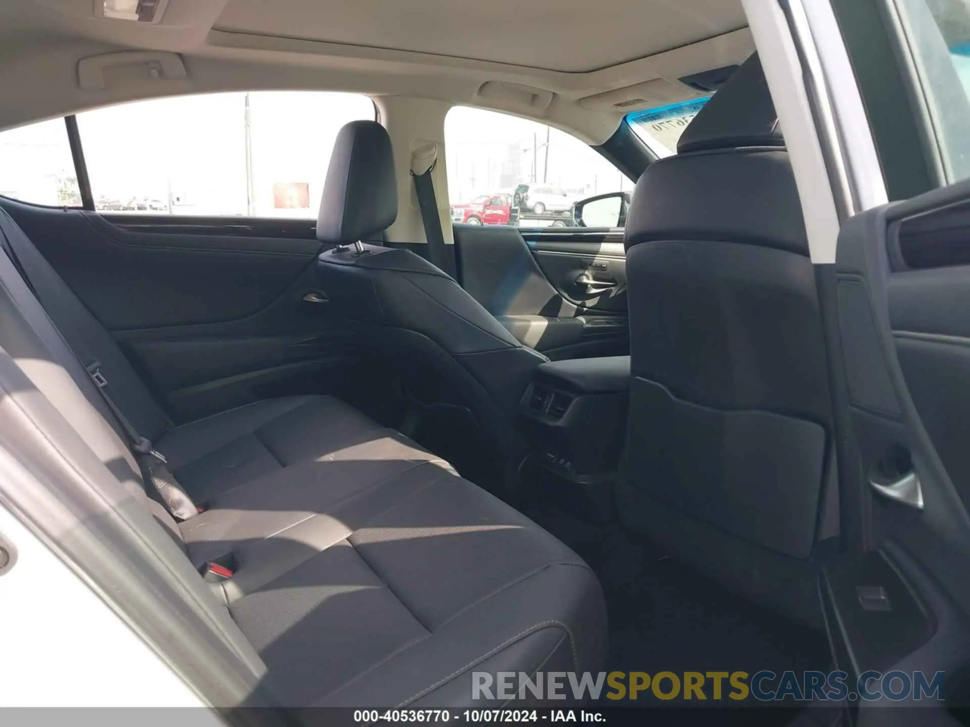 8 Фотография поврежденного автомобиля 58ADZ1B16MU096481 LEXUS ES 350 2021