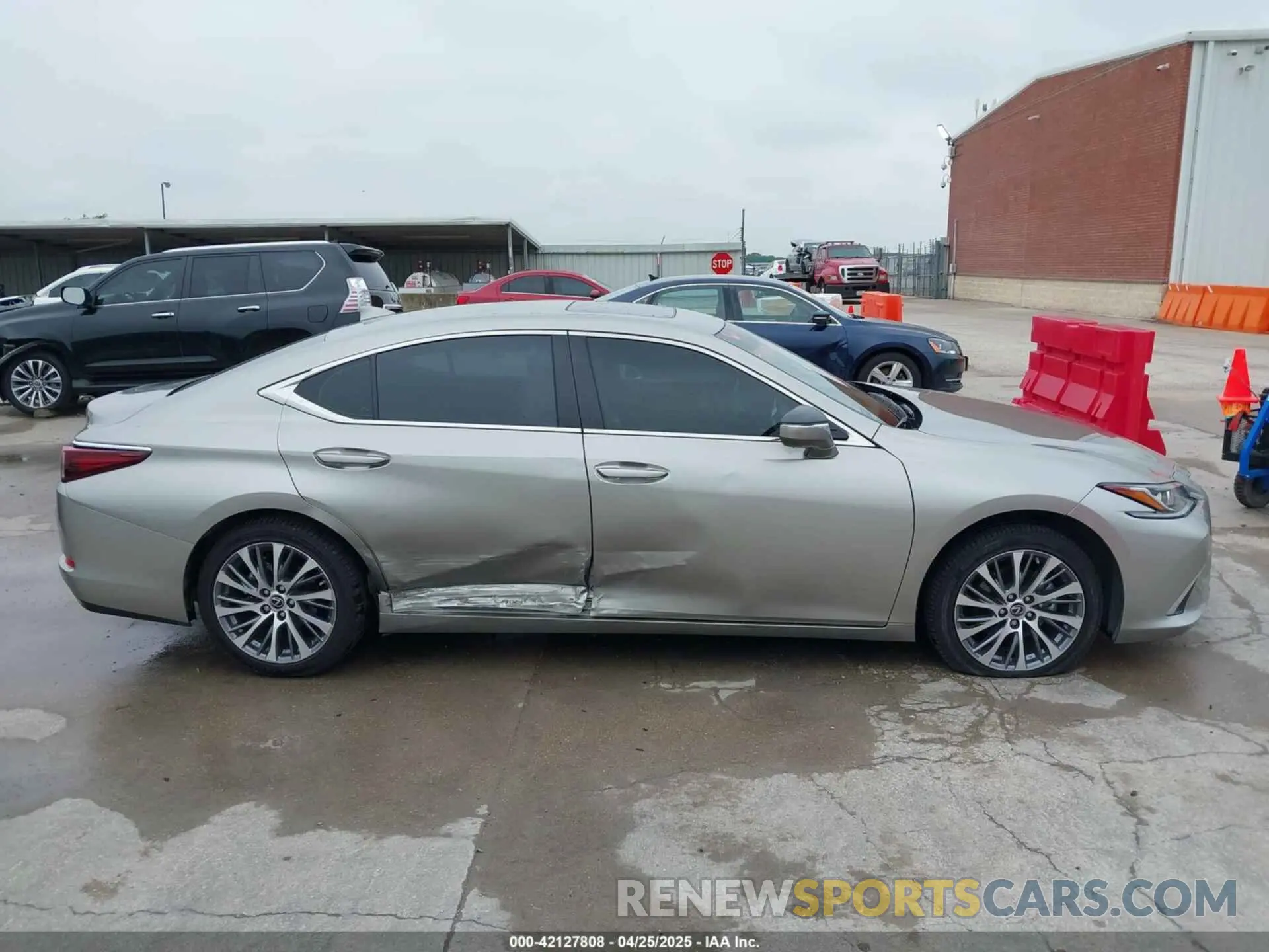 13 Фотография поврежденного автомобиля 58ADZ1B19MU098743 LEXUS ES 350 2021