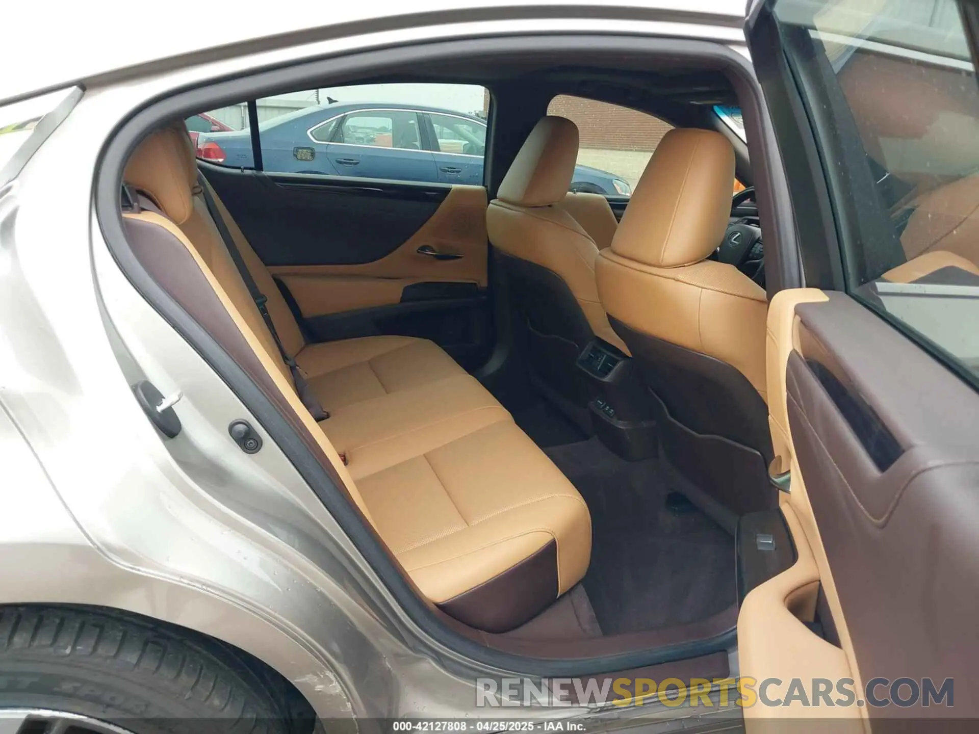 8 Фотография поврежденного автомобиля 58ADZ1B19MU098743 LEXUS ES 350 2021