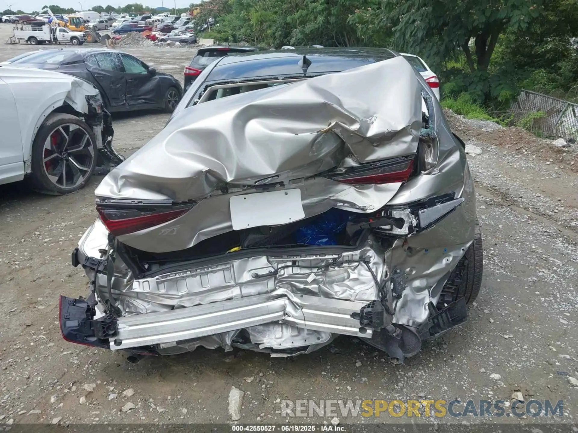16 Photograph of a damaged car 58AFZ1B13MU108112 LEXUS ES 350 2021