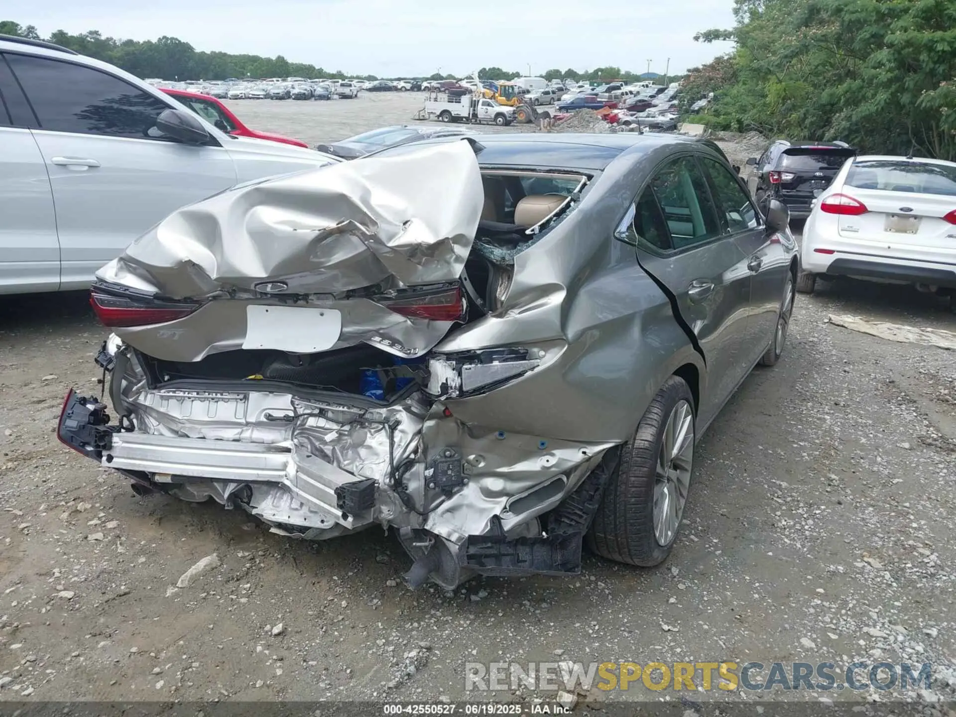 4 Photograph of a damaged car 58AFZ1B13MU108112 LEXUS ES 350 2021